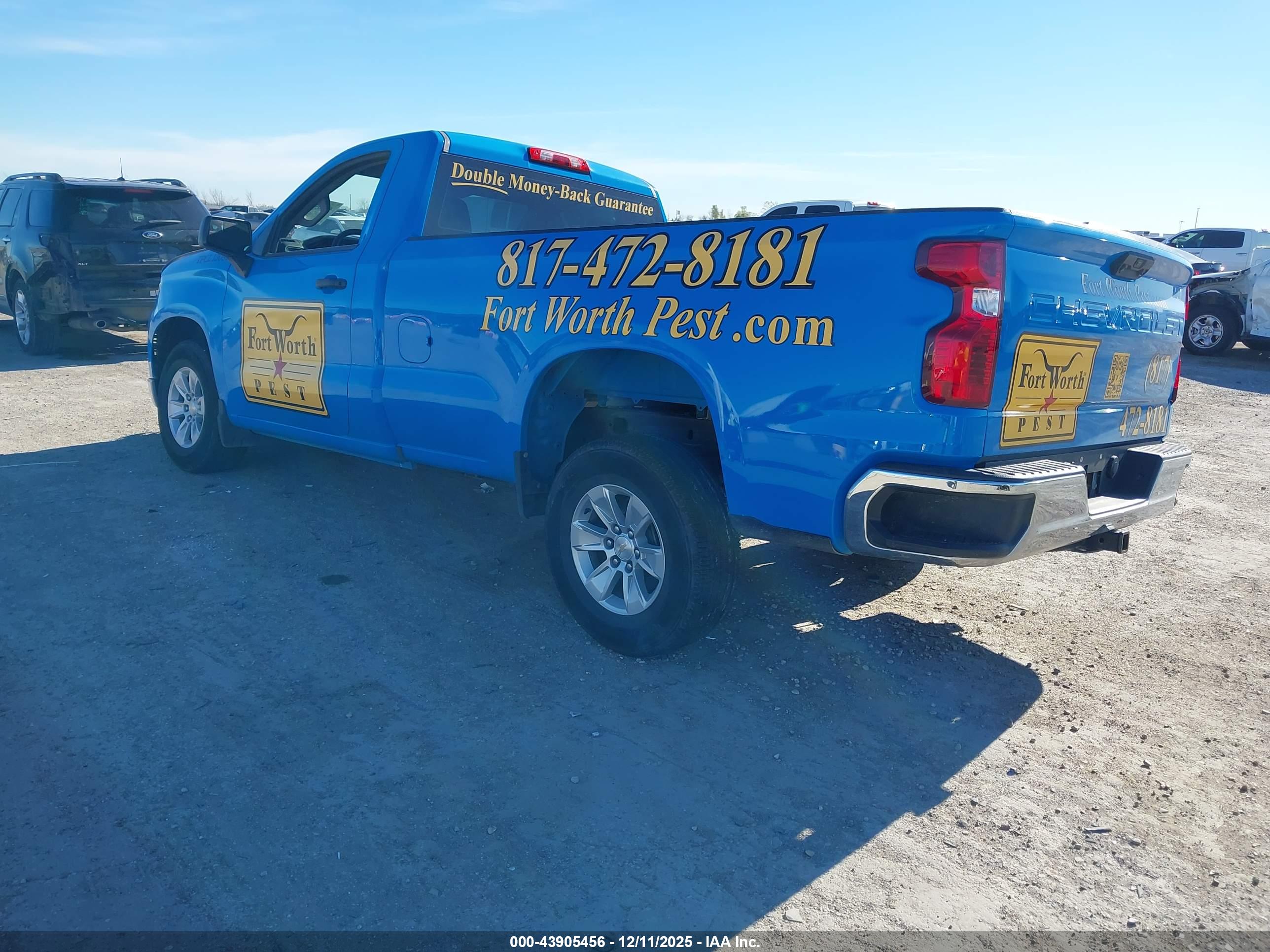 CHEVROLET SILVERADO image 3