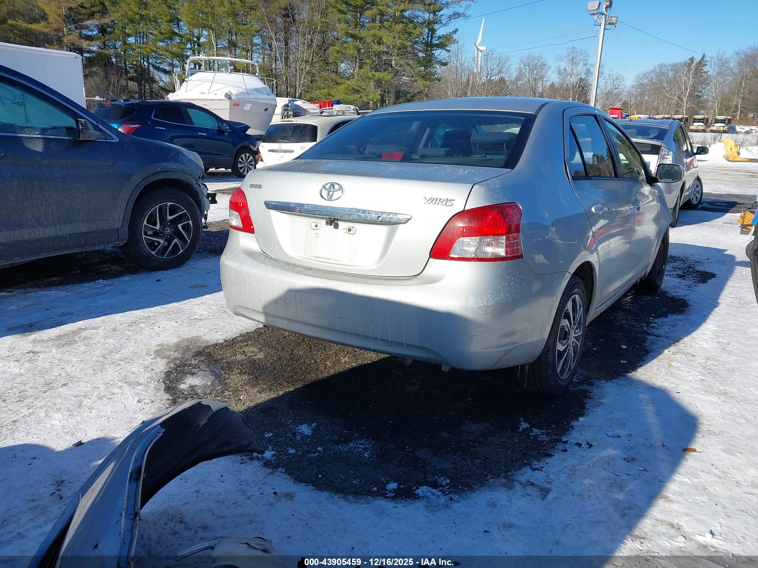TOYOTA YARIS image 4