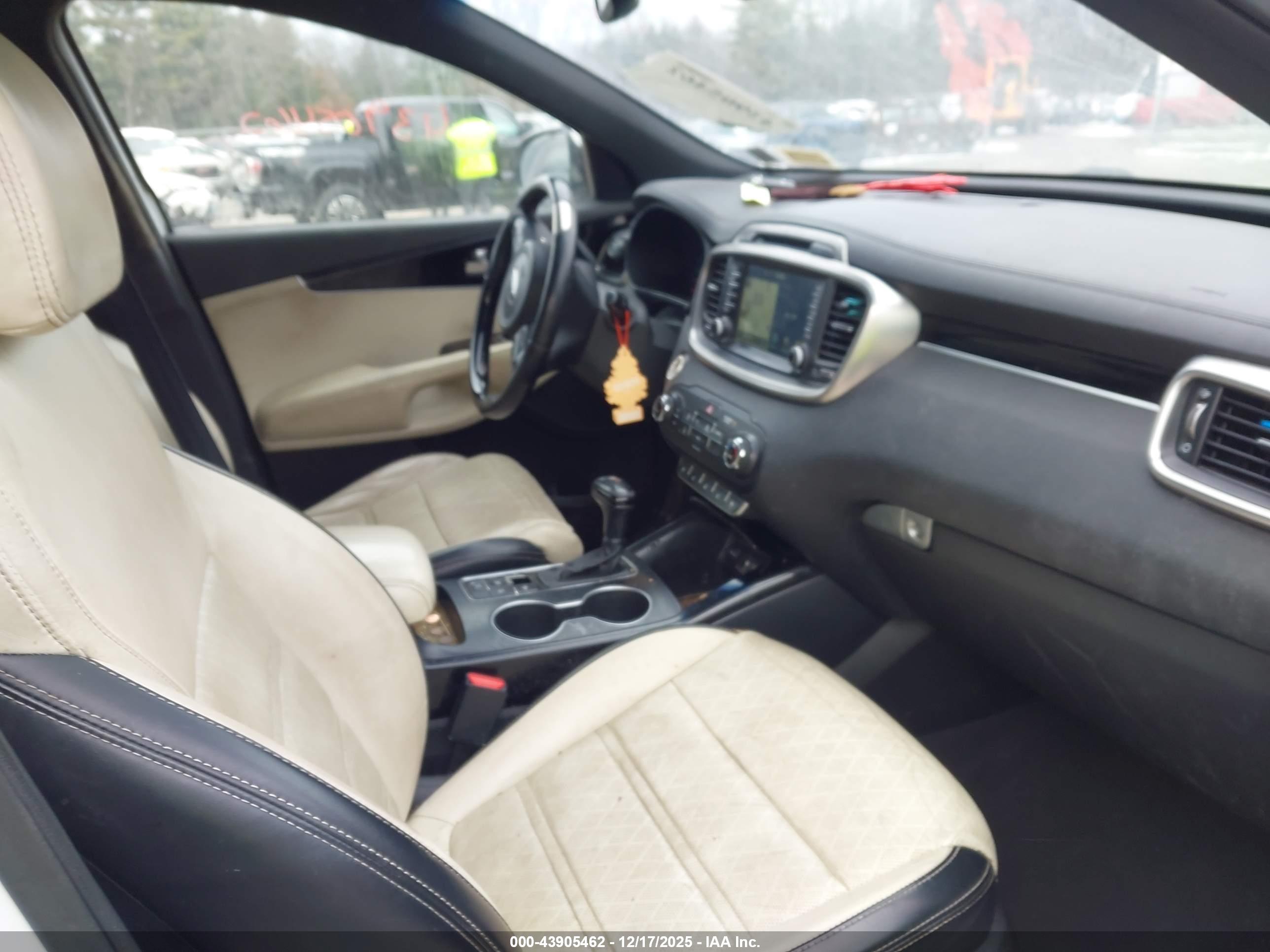 KIA SORENTO image 5