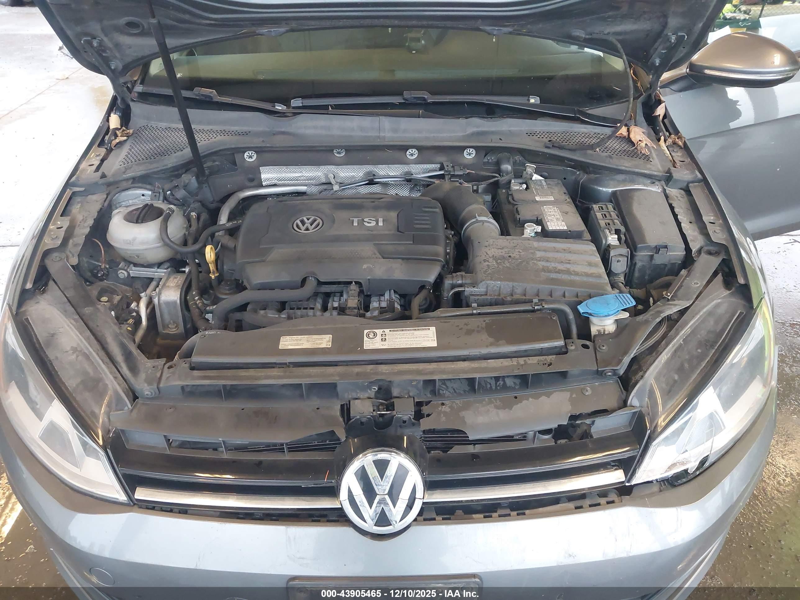 VOLKSWAGEN GOLF image 10