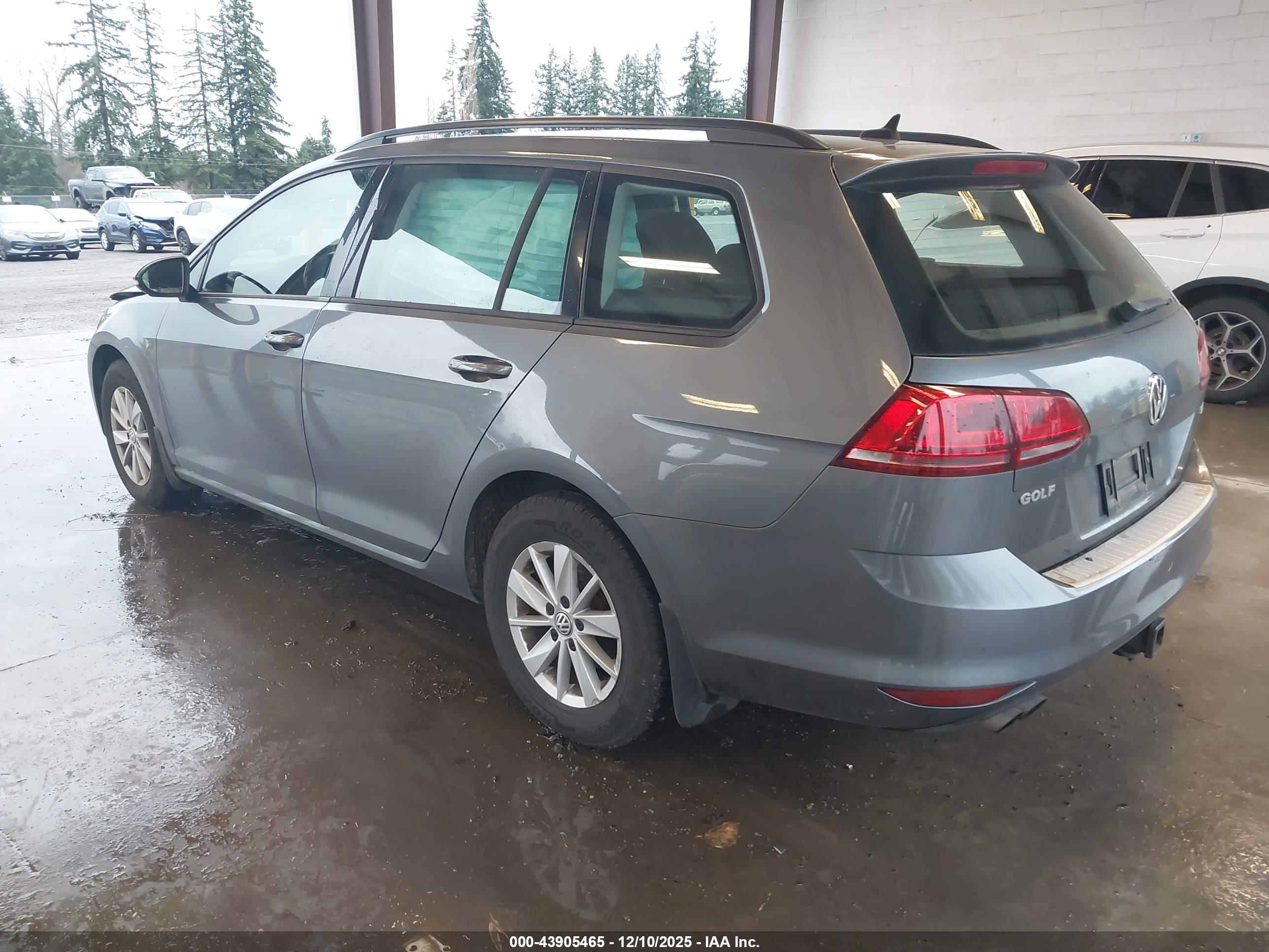 VOLKSWAGEN GOLF image 3