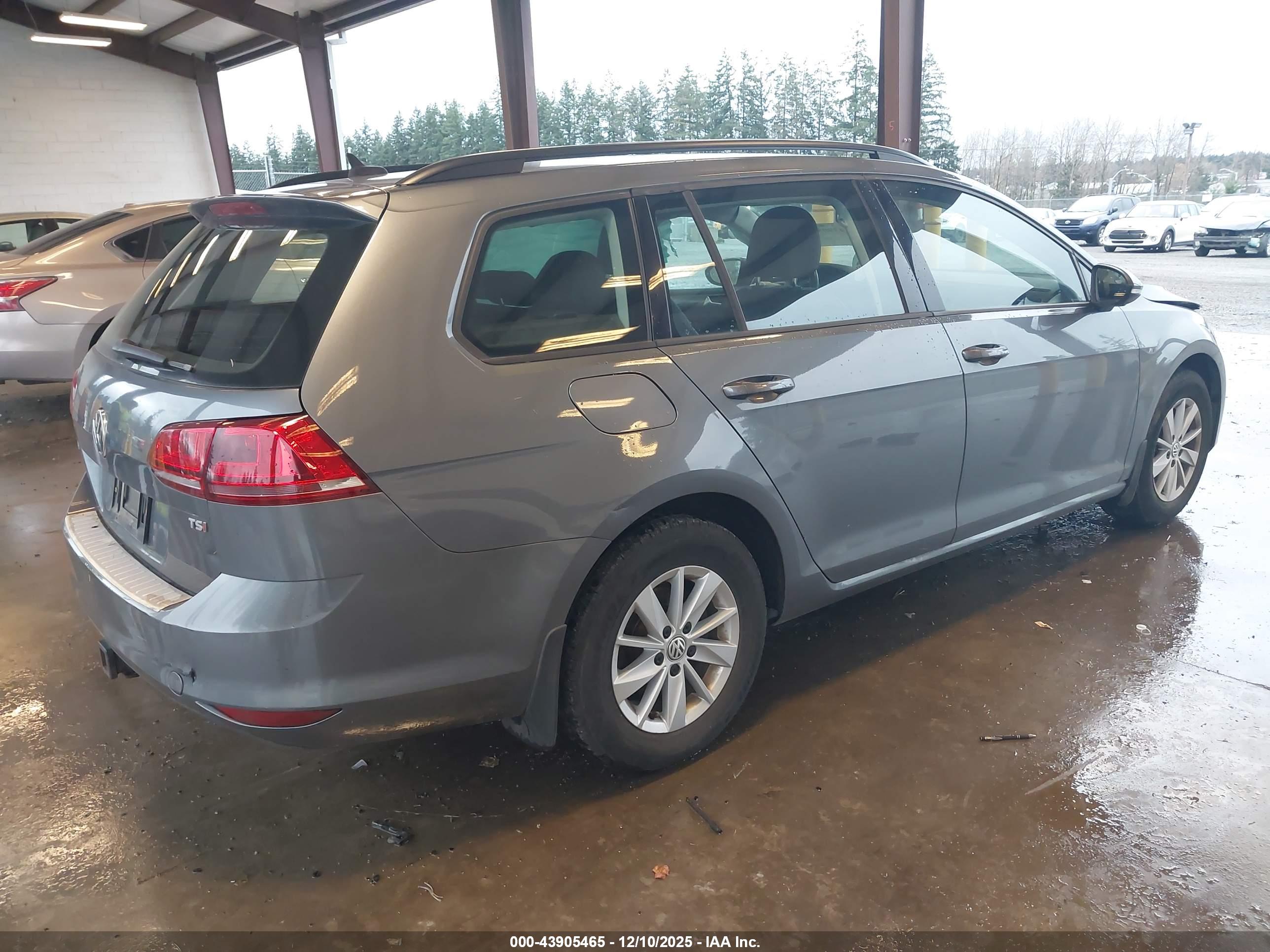 VOLKSWAGEN GOLF image 4