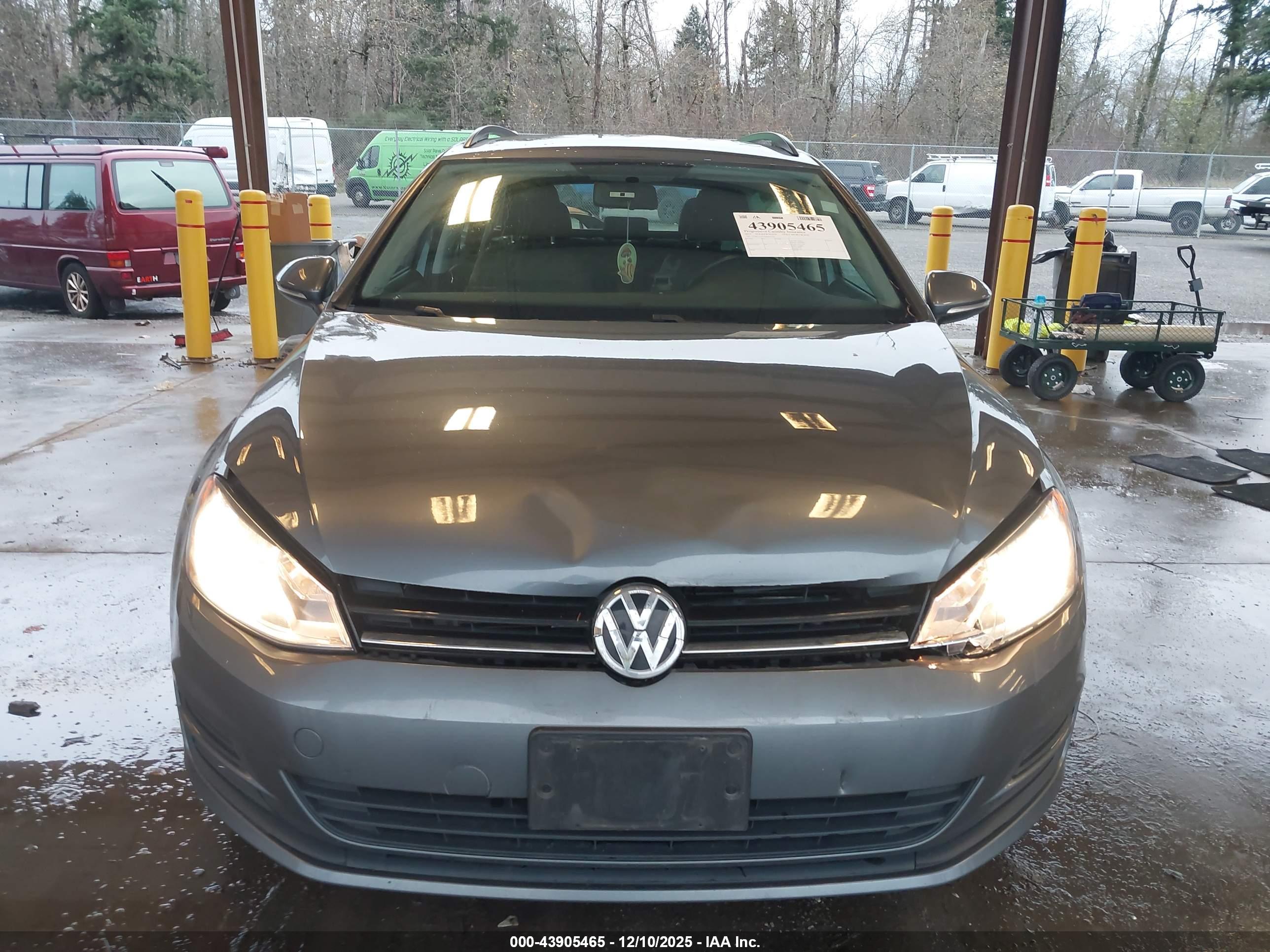 VOLKSWAGEN GOLF image 6