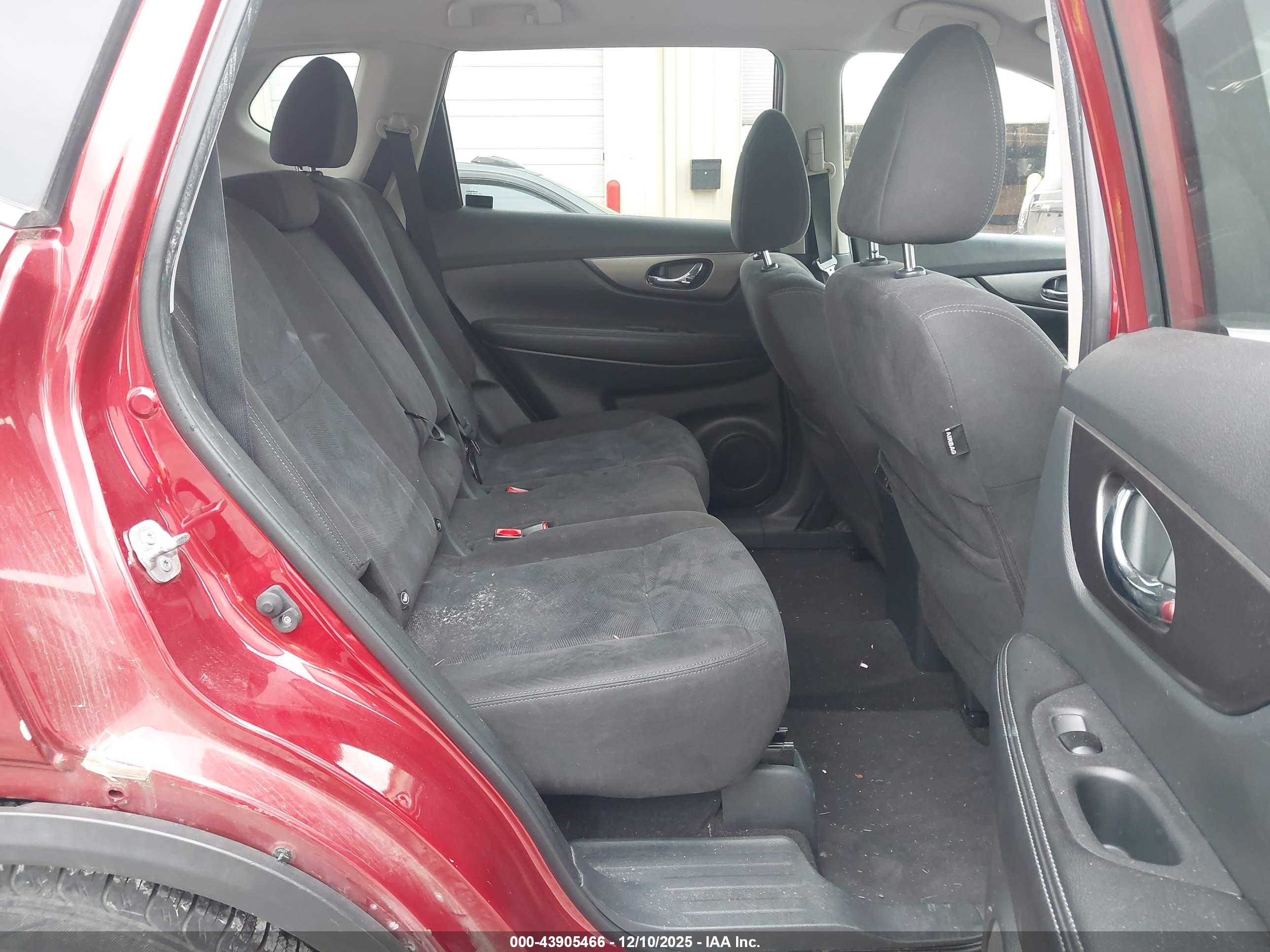 NISSAN ROGUE image 8