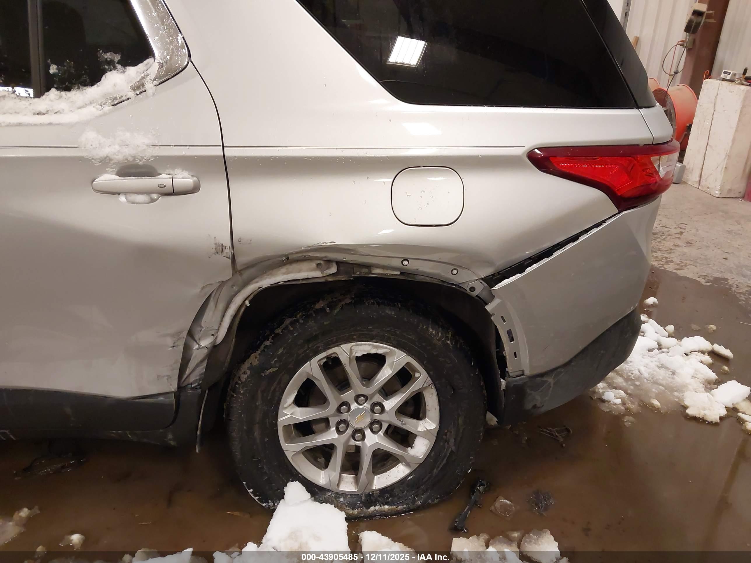 CHEVROLET TRAVERSE image 6