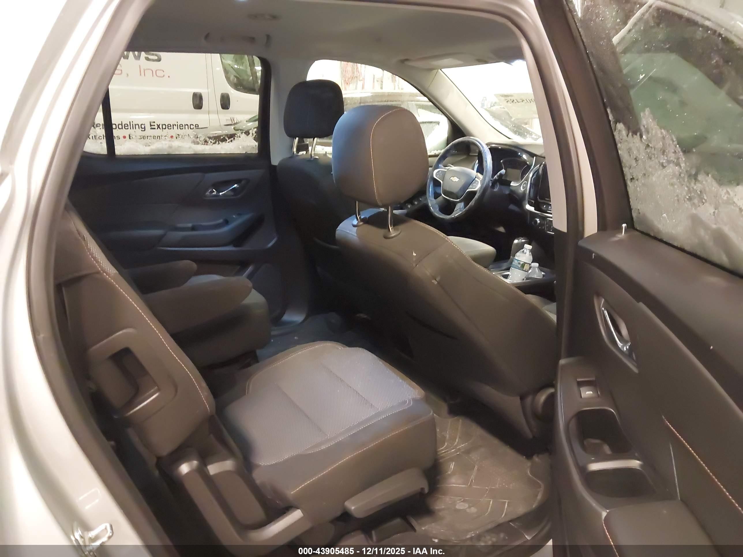 CHEVROLET TRAVERSE image 8