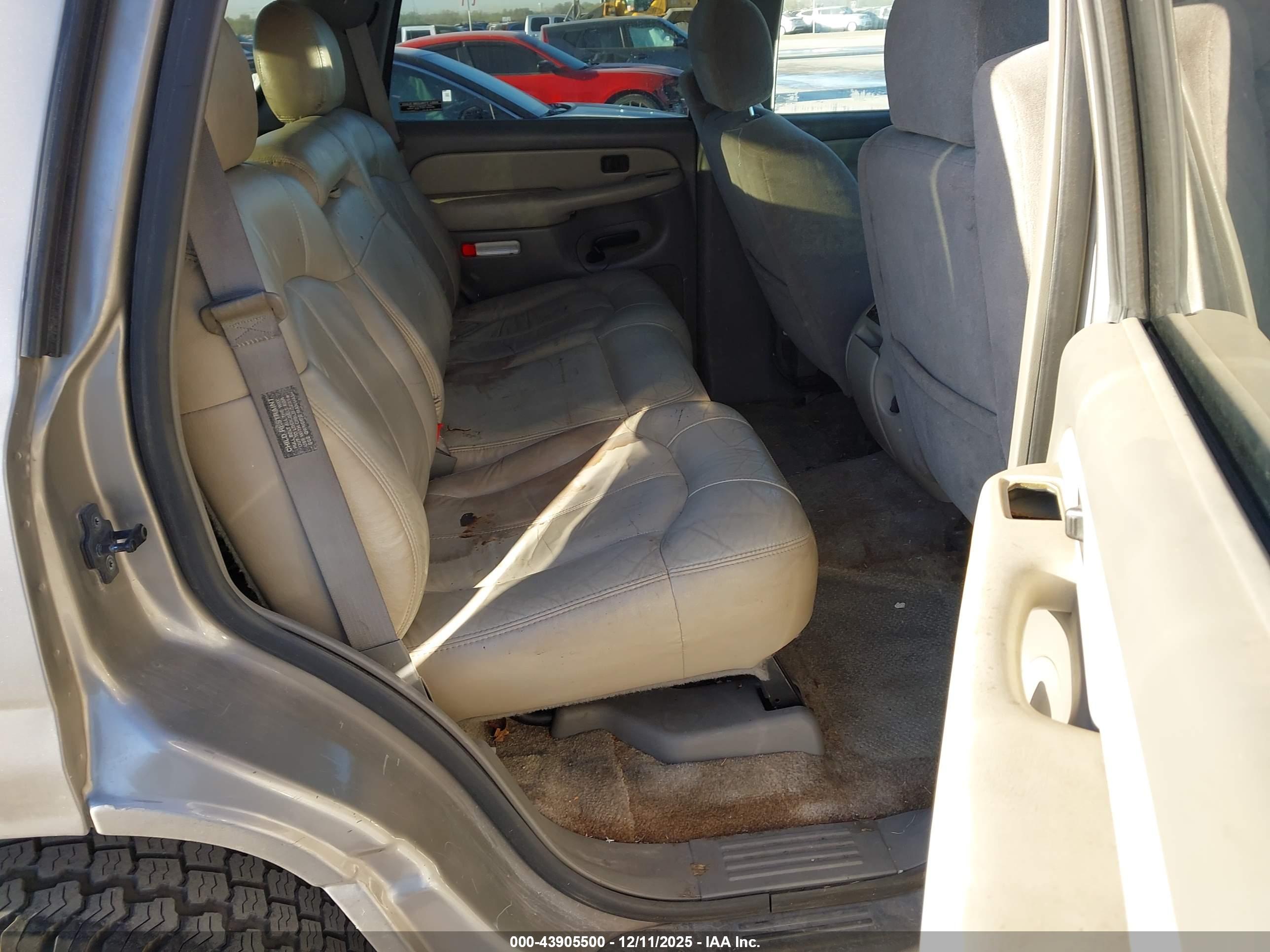 CHEVROLET TAHOE image 8