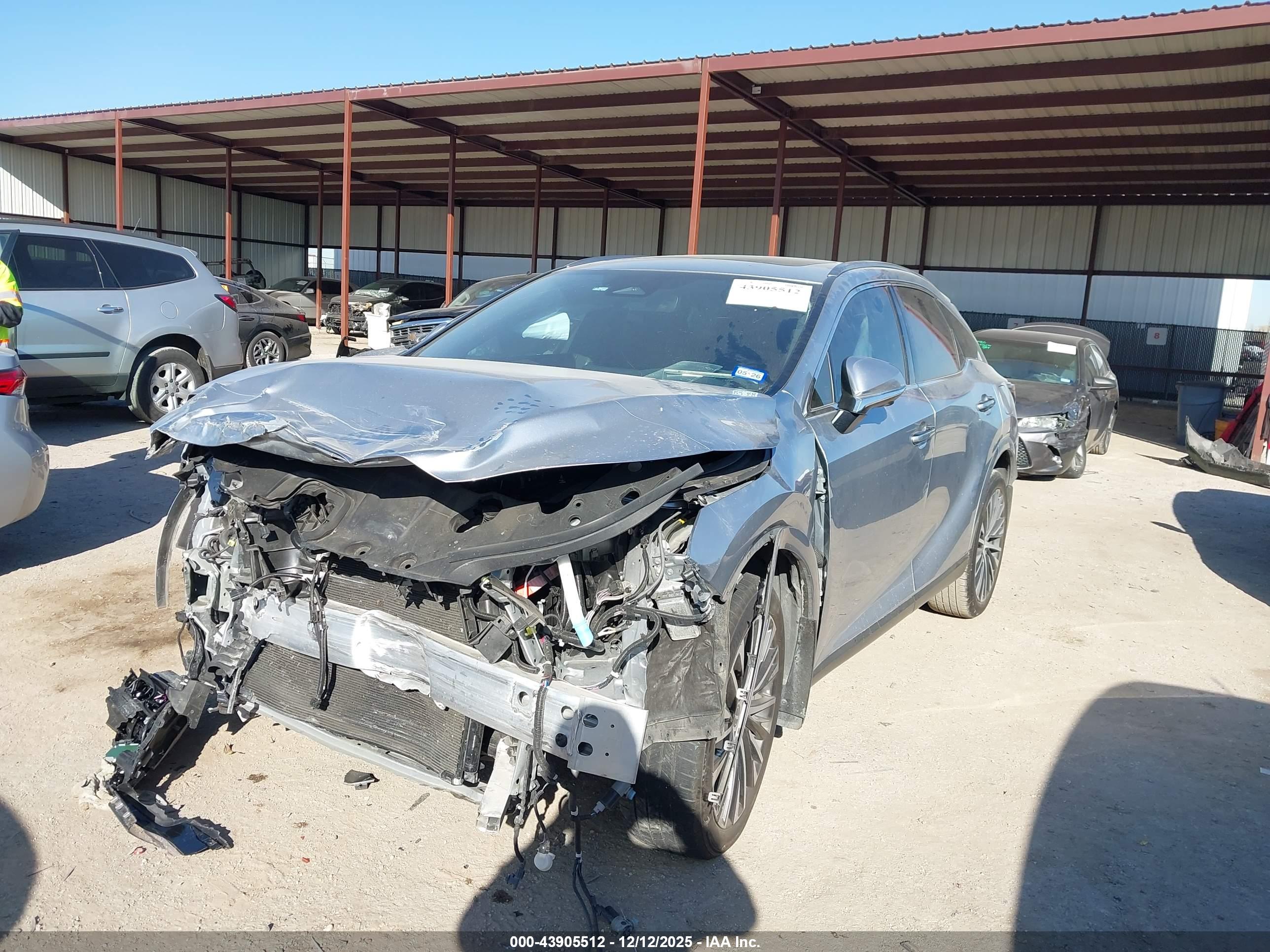 LEXUS RX image 2