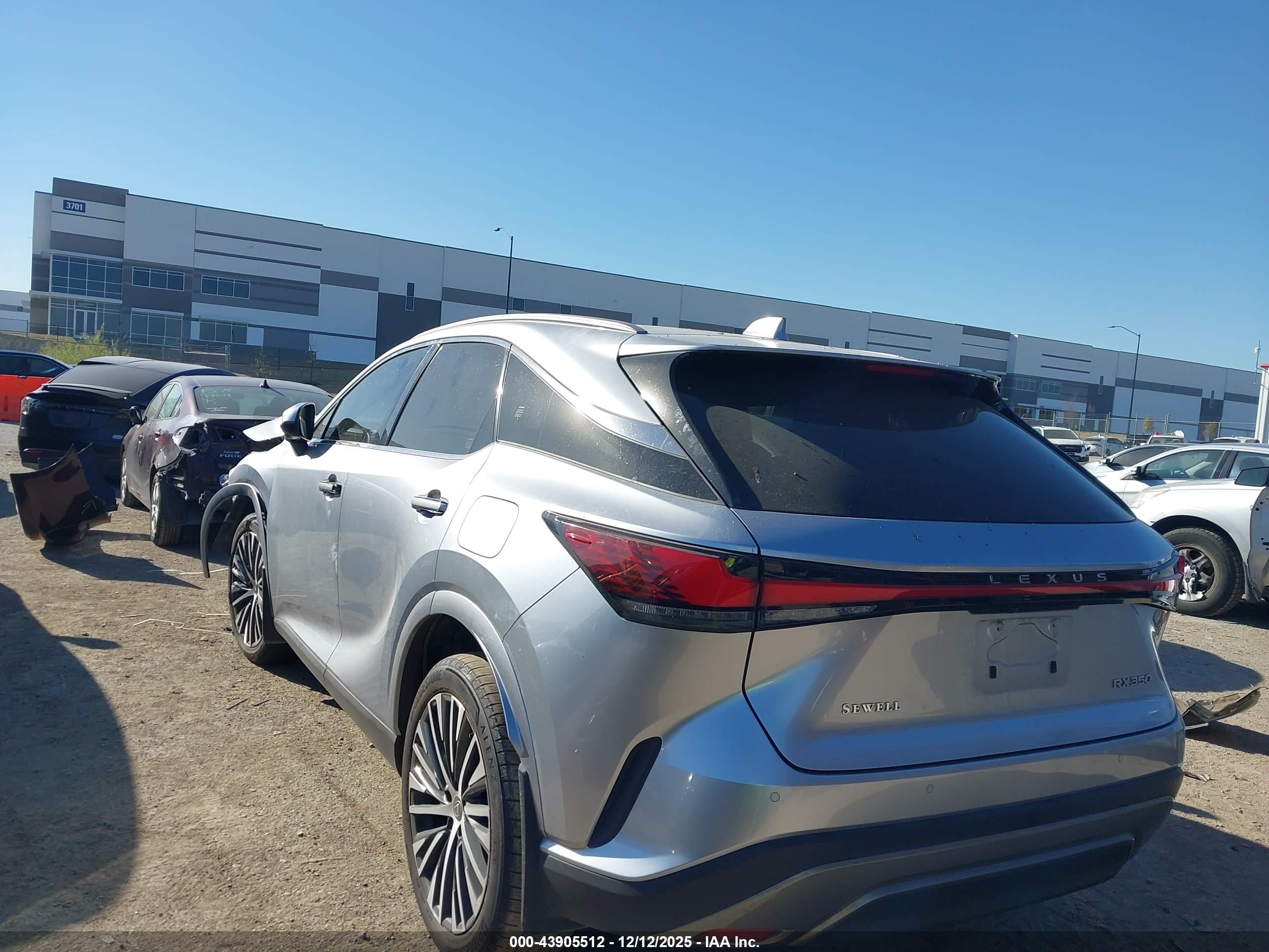 LEXUS RX image 3