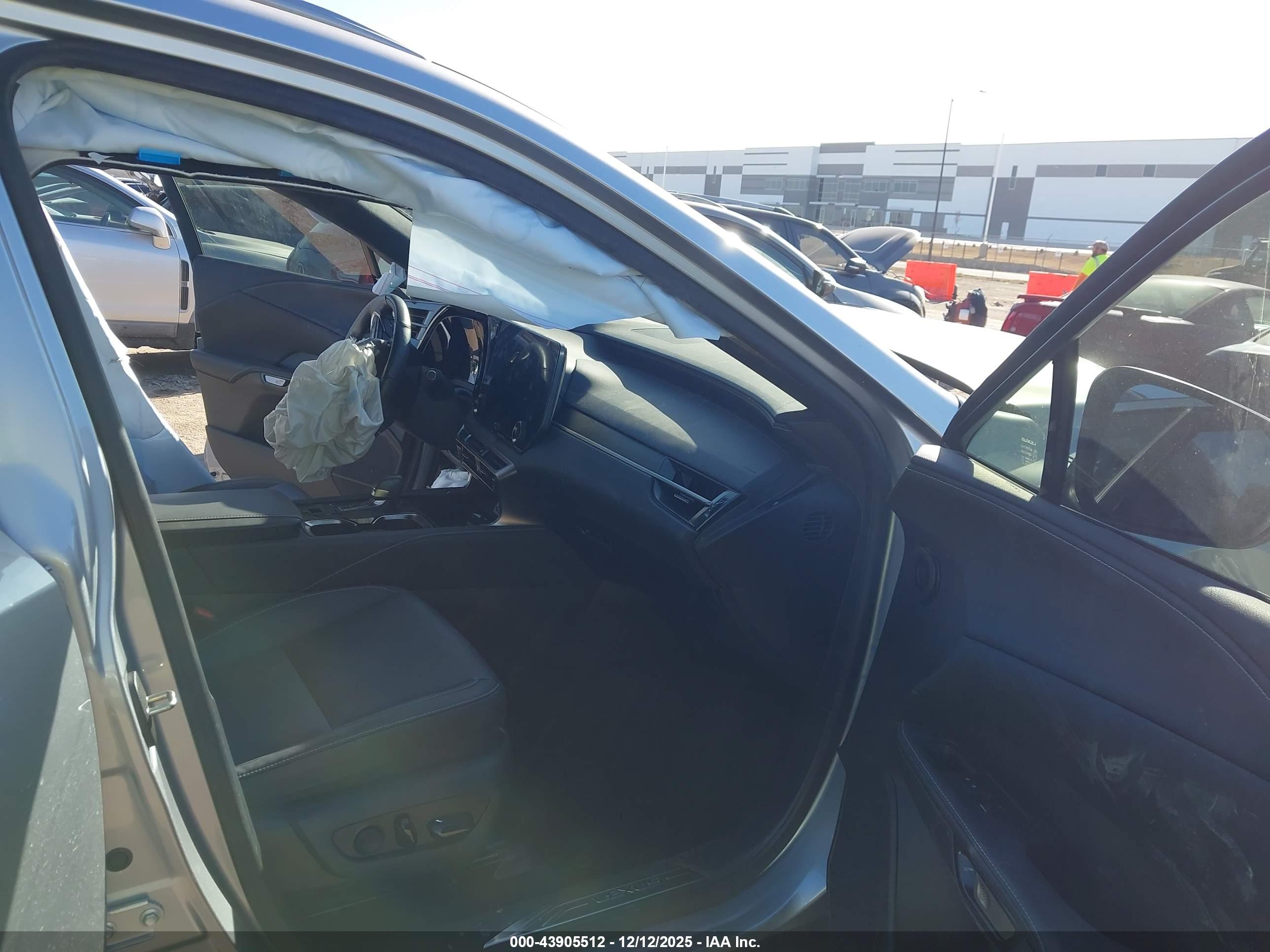 LEXUS RX image 5
