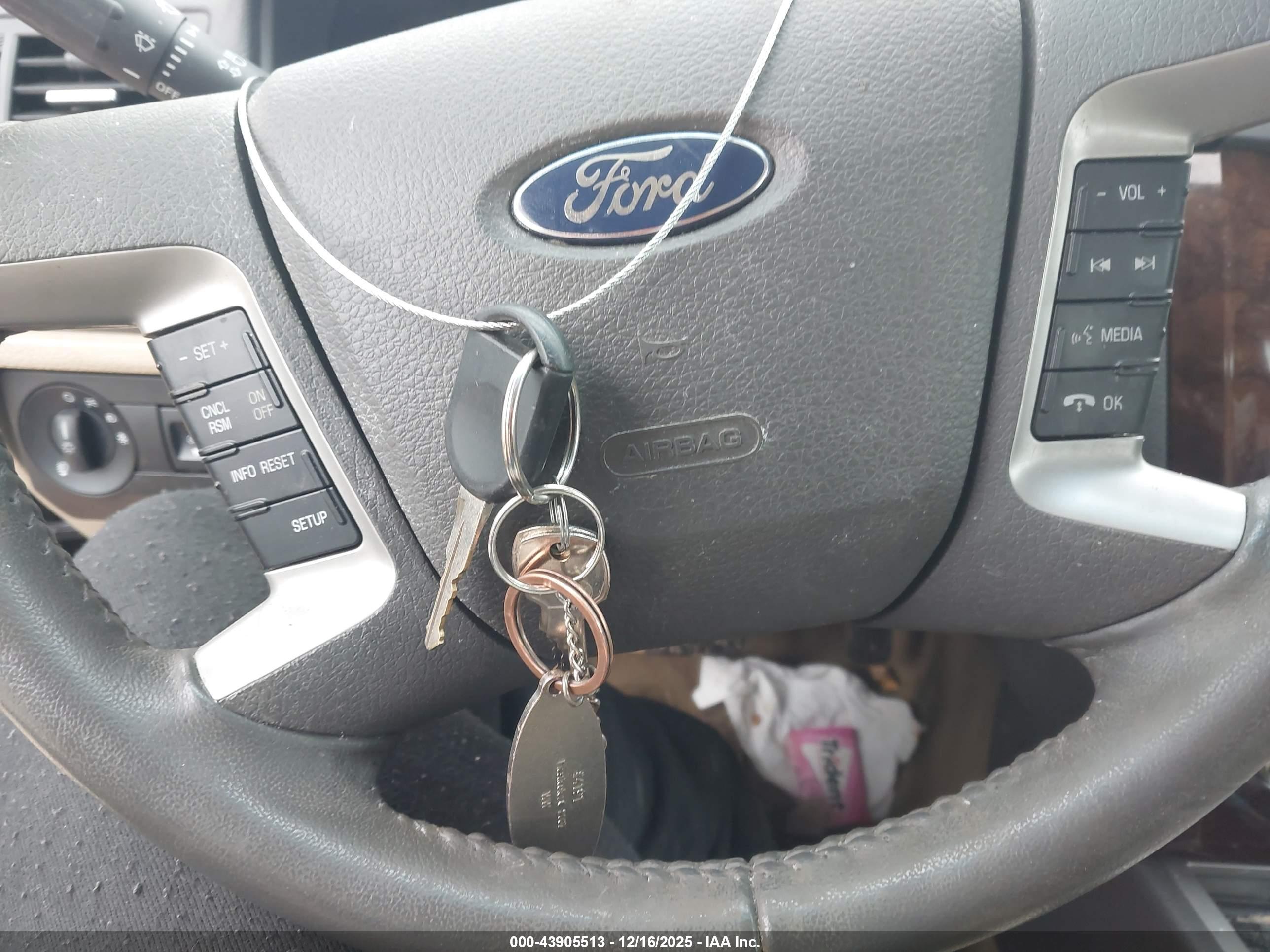 FORD FUSION image 11