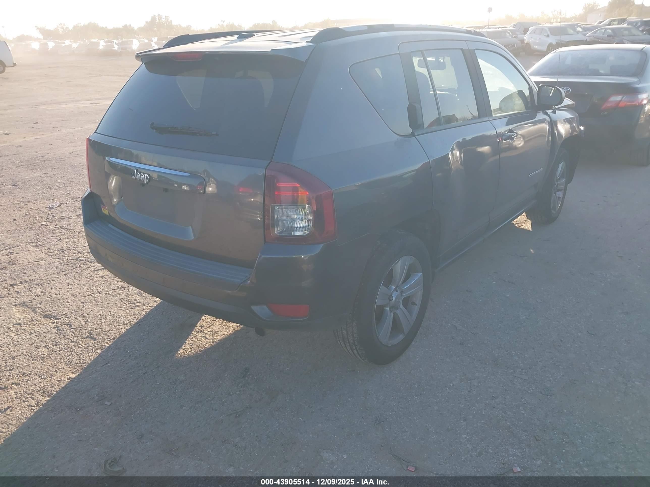 JEEP COMPASS image 4
