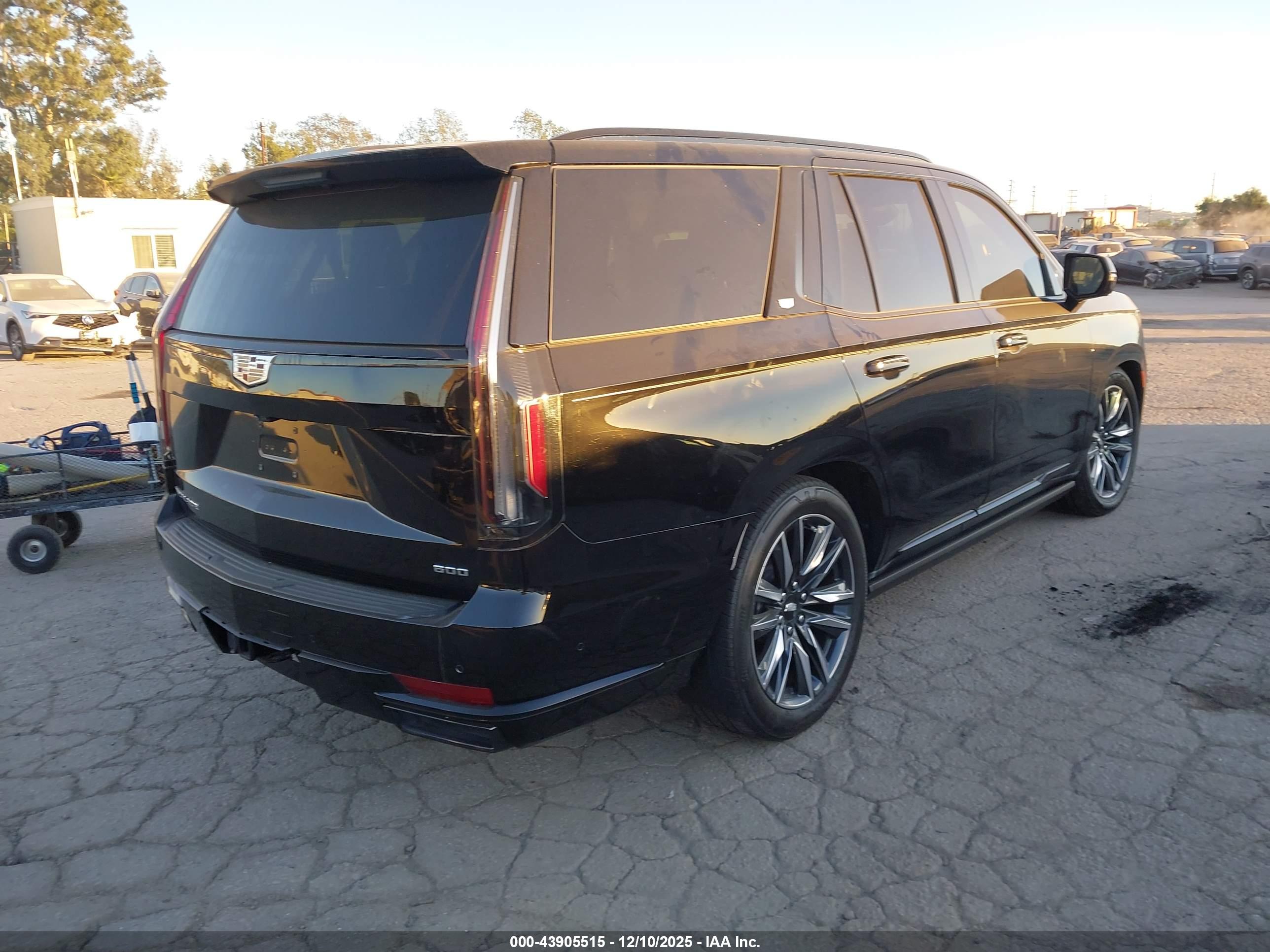 CADILLAC ESCALADE image 4