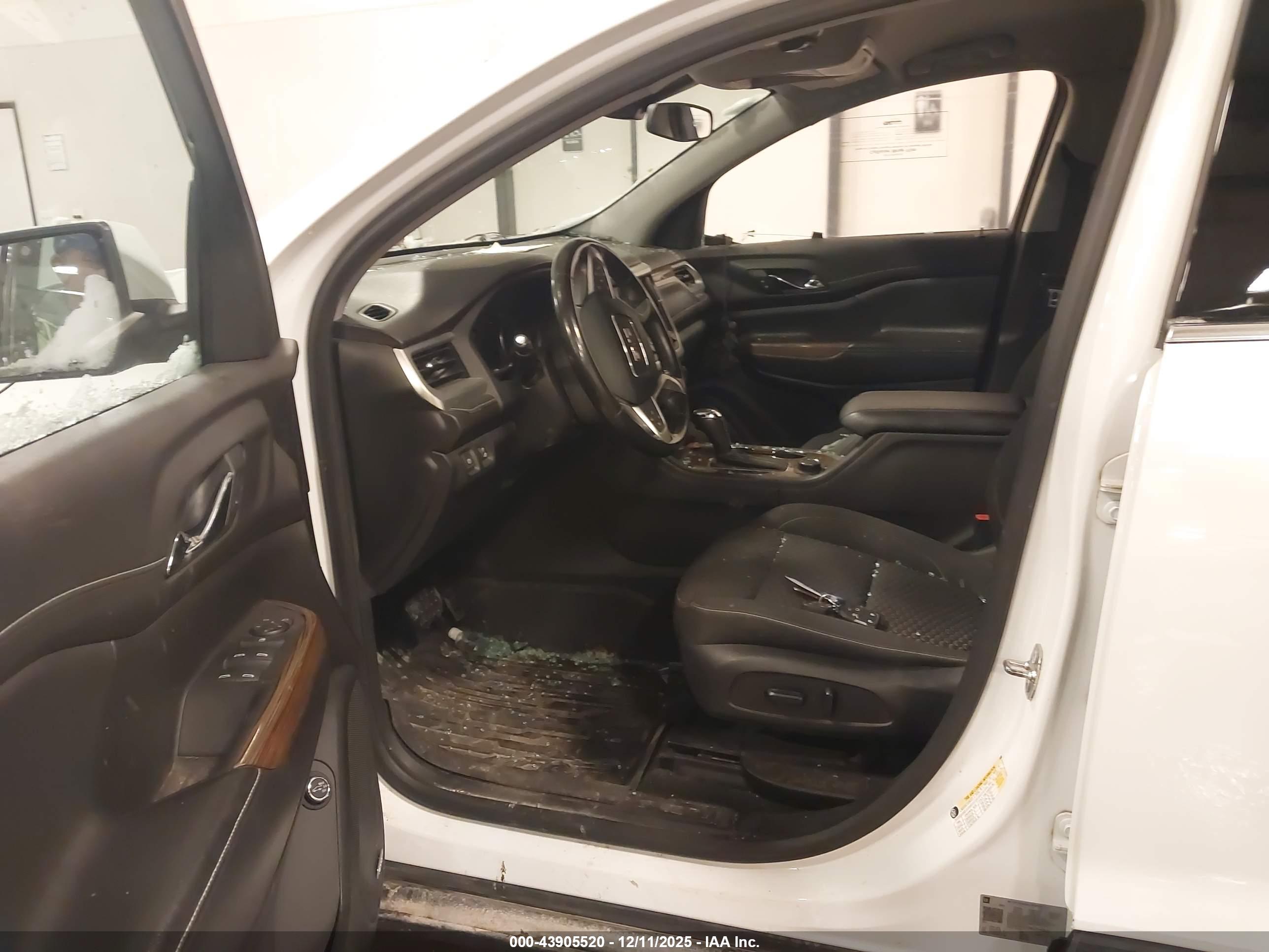 GMC ACADIA image 5
