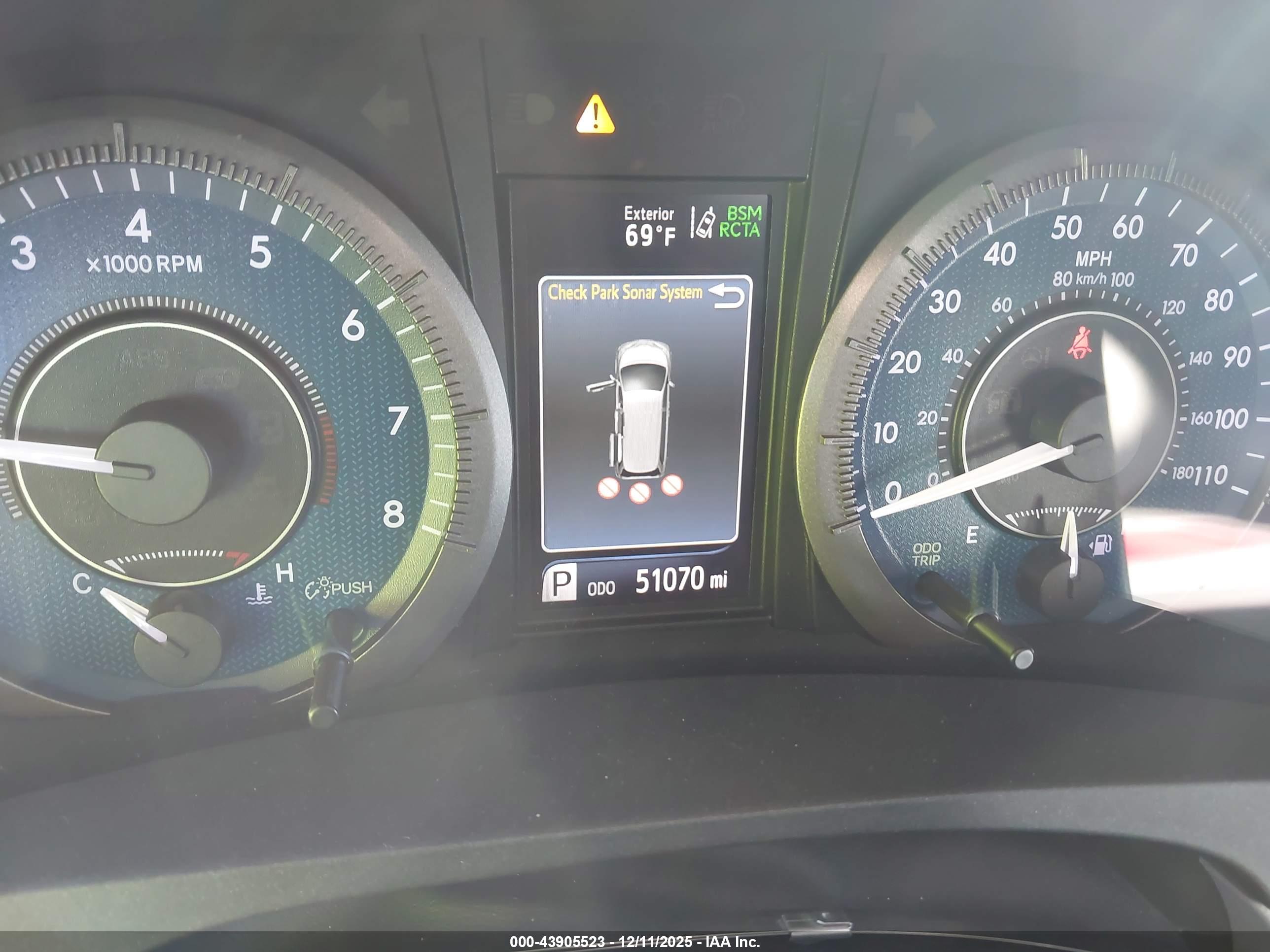 TOYOTA SIENNA image 7