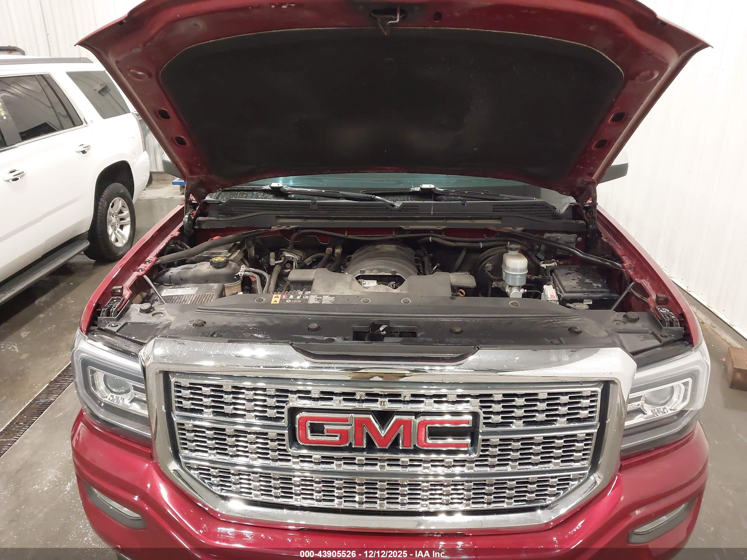 GMC SIERRA image 10