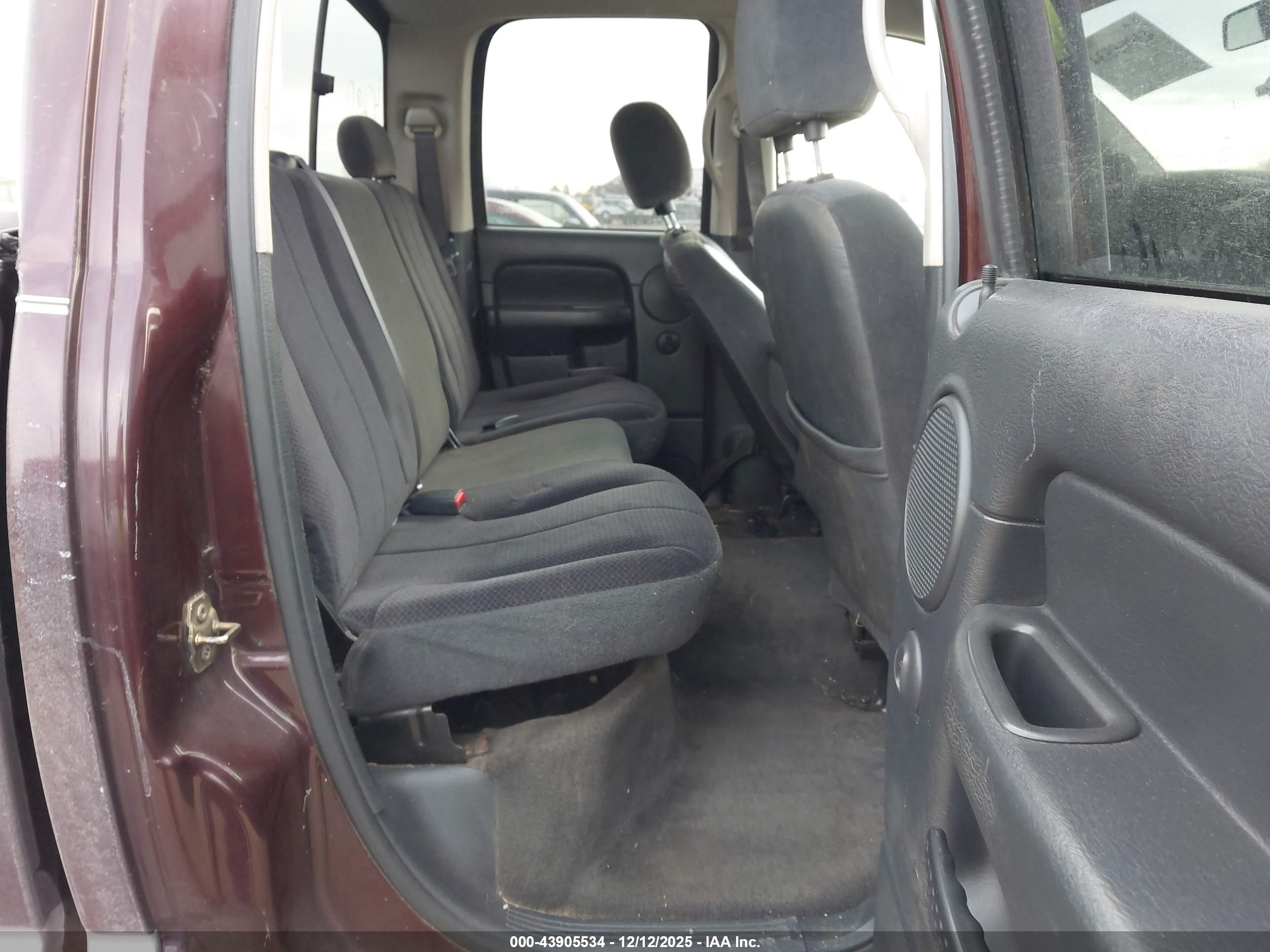 DODGE RAM image 8