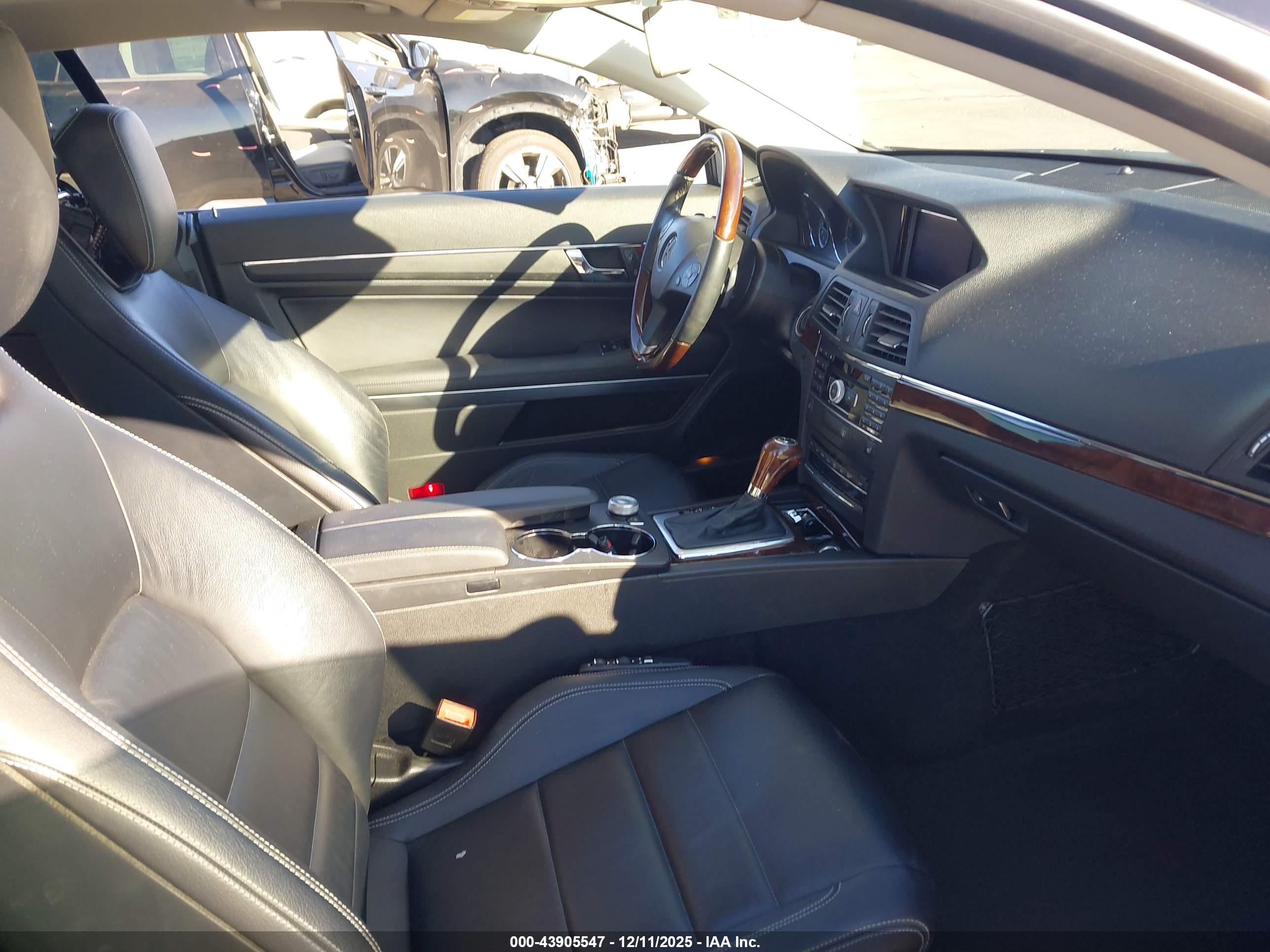 MERCEDES-BENZ E image 5