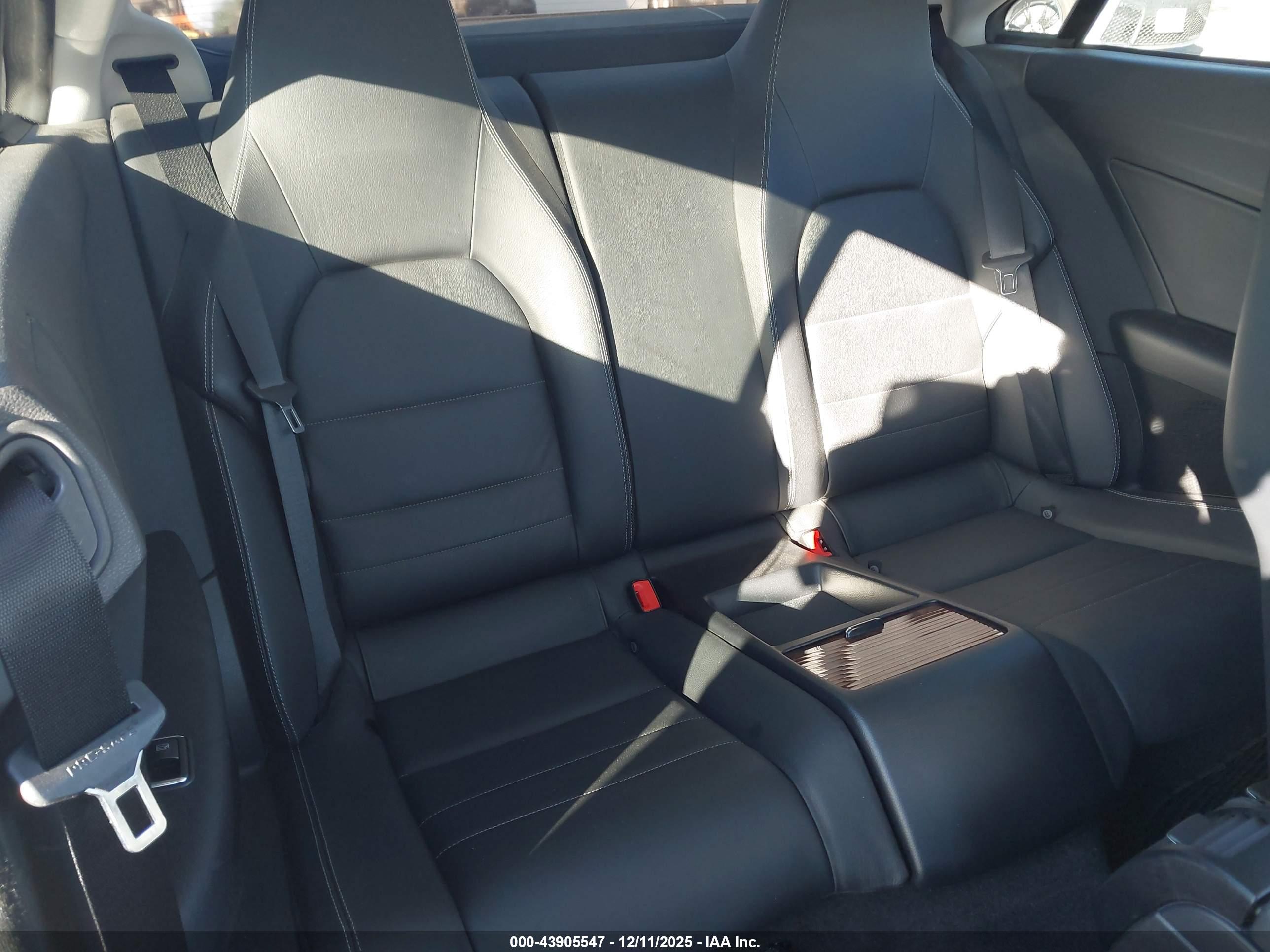 MERCEDES-BENZ E image 8