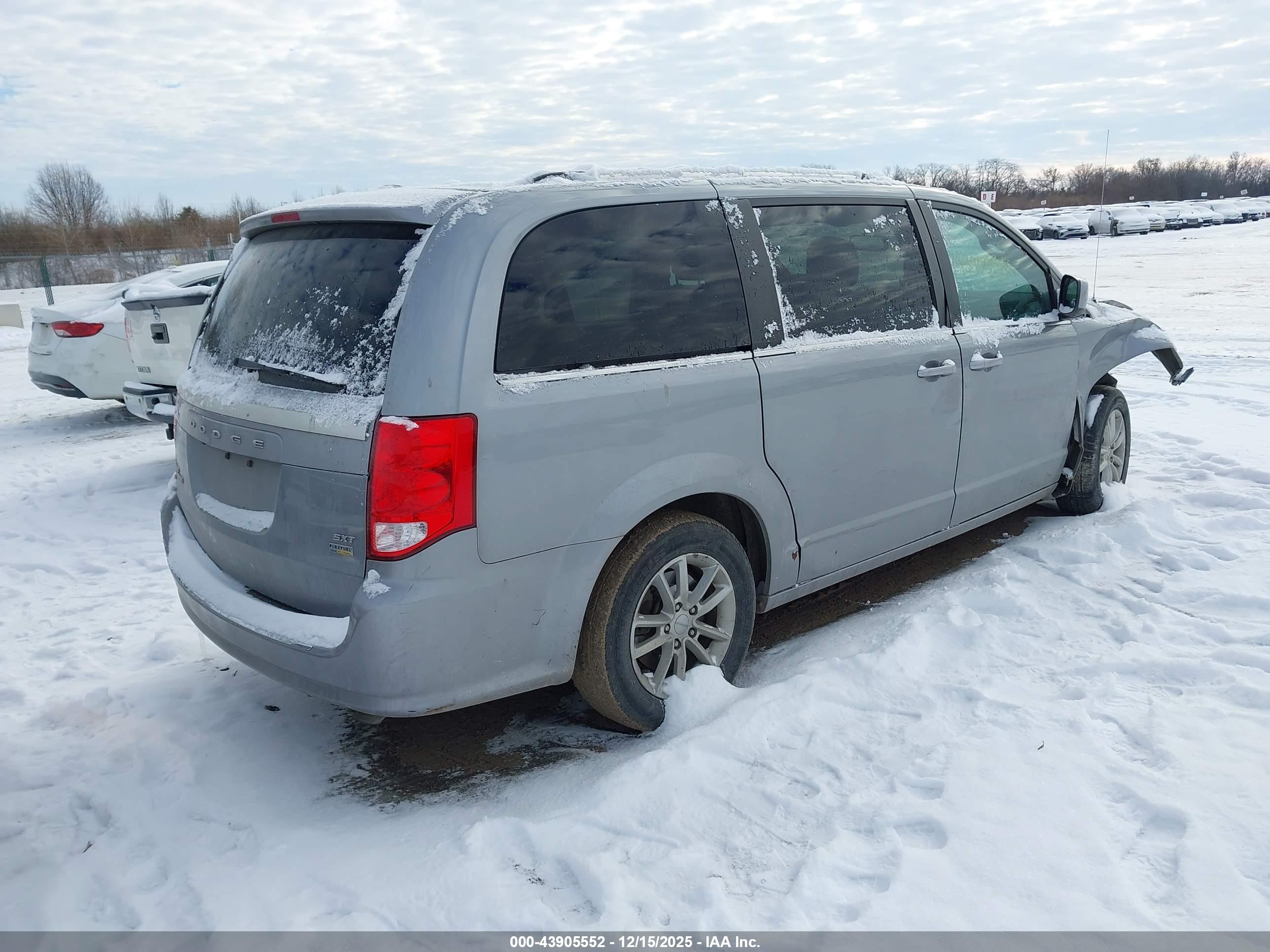 DODGE GRAND image 4