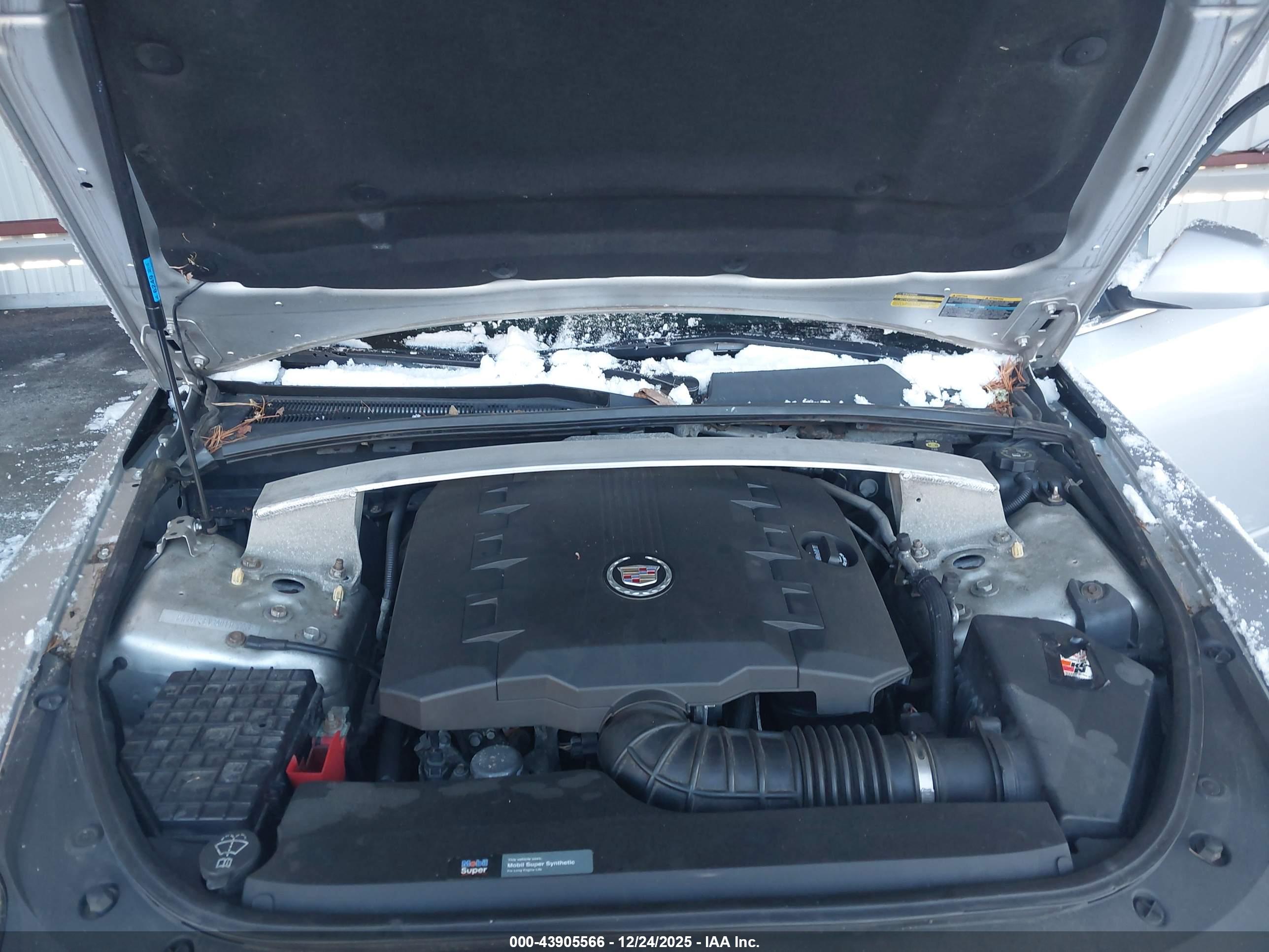 CADILLAC CTS image 10
