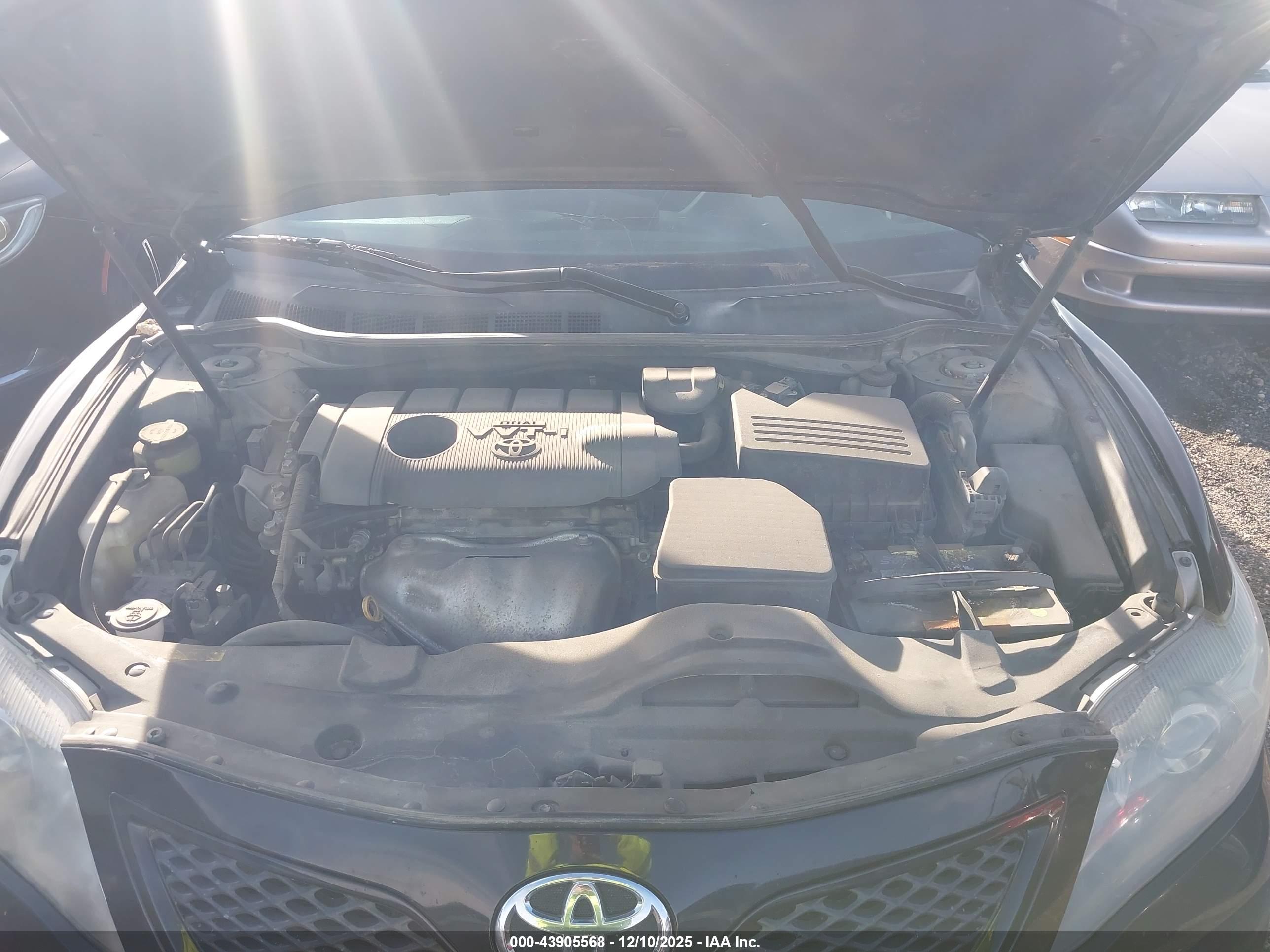 TOYOTA CAMRY image 10