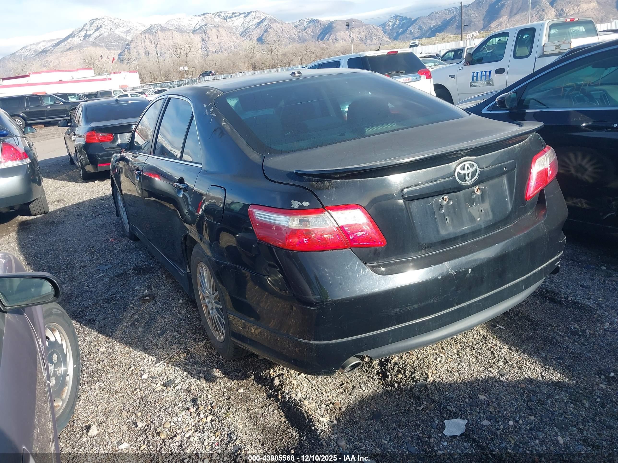 TOYOTA CAMRY image 3