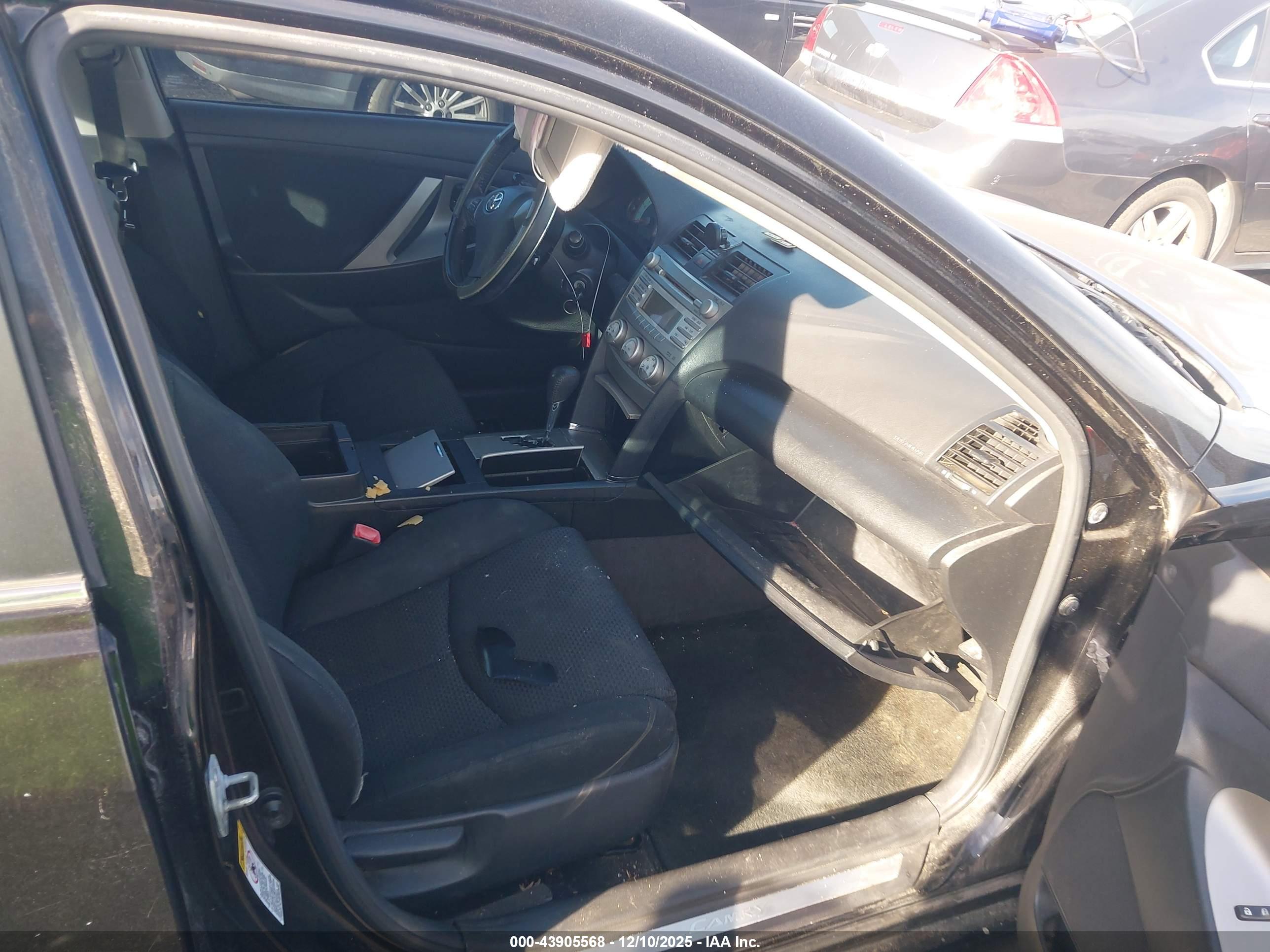 TOYOTA CAMRY image 5