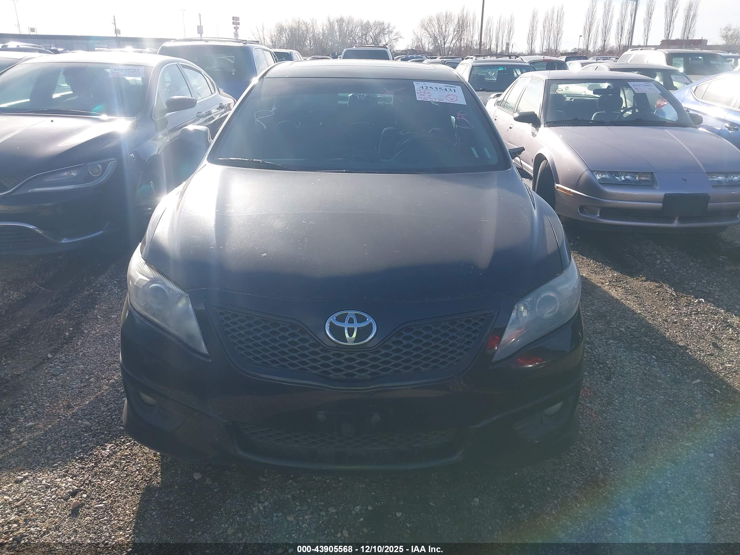 TOYOTA CAMRY image 6