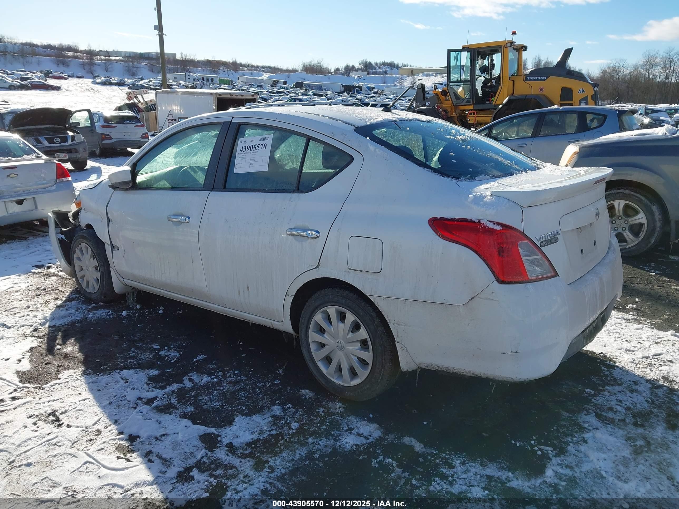 NISSAN VERSA image 3
