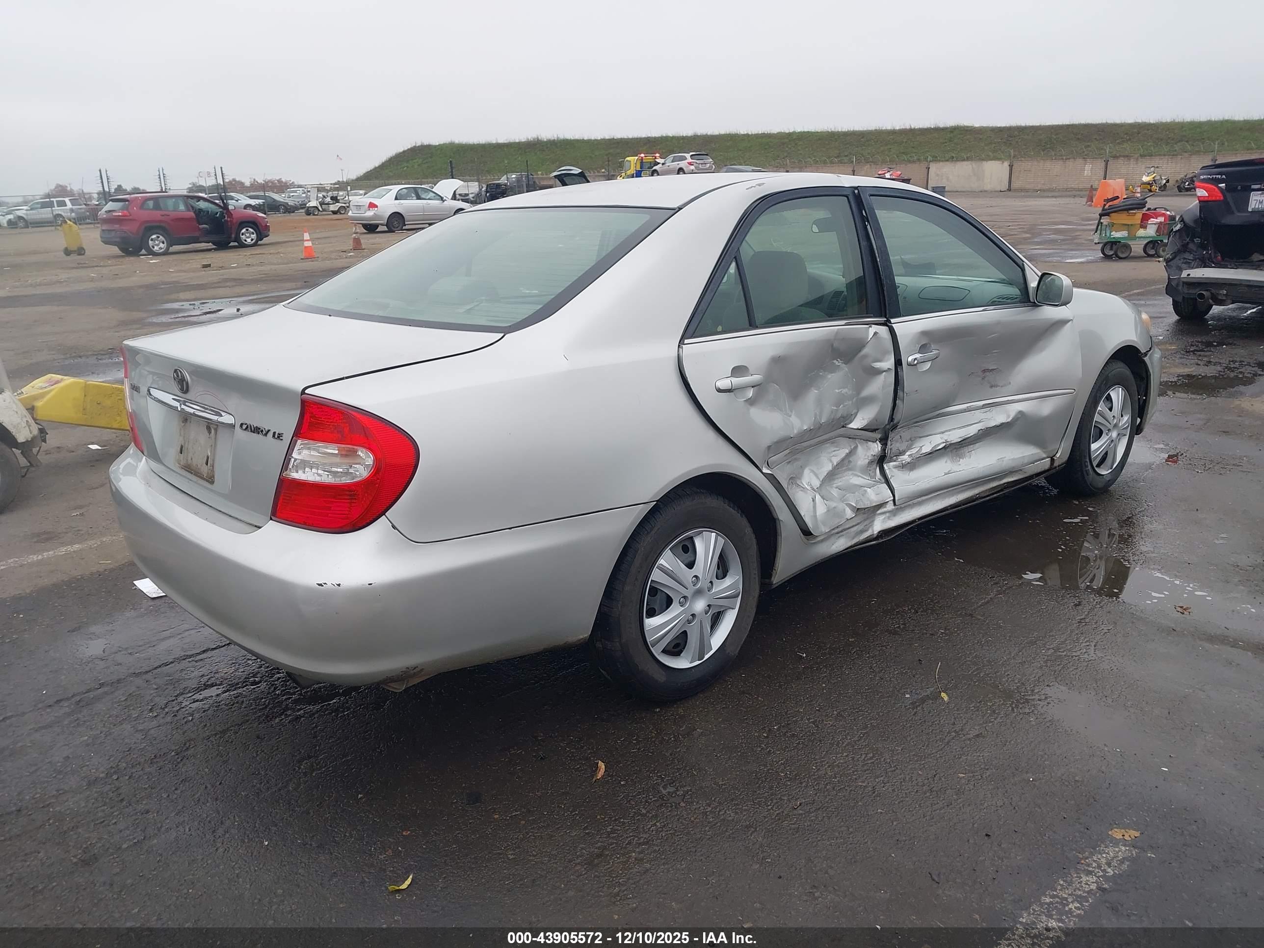 TOYOTA CAMRY image 4