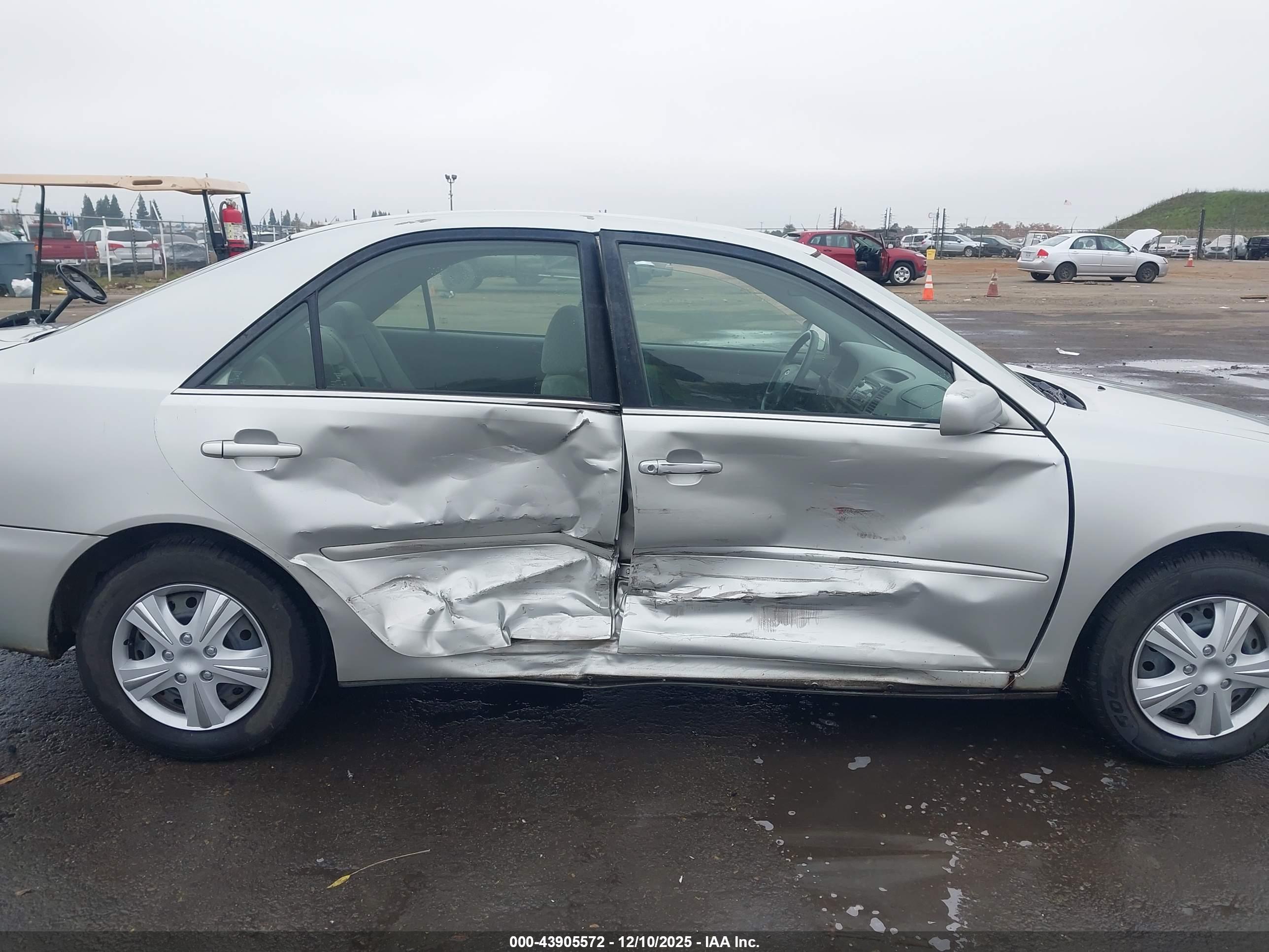 TOYOTA CAMRY image 6