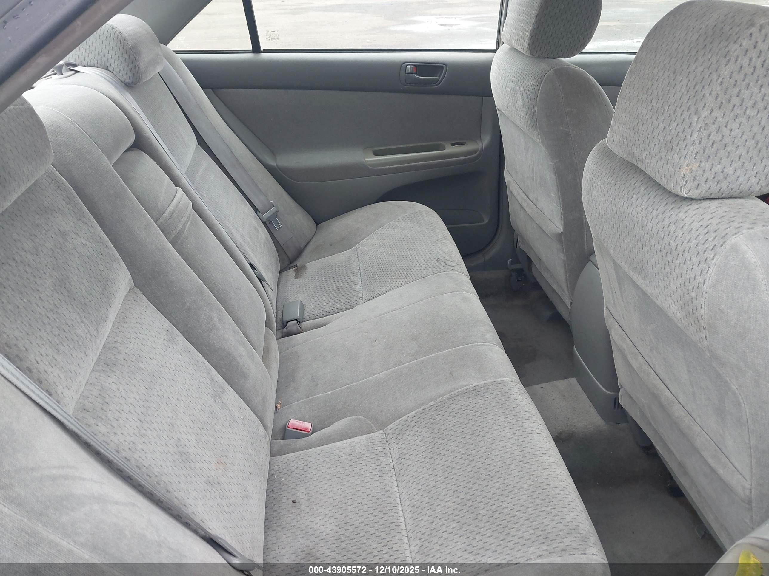 TOYOTA CAMRY image 8