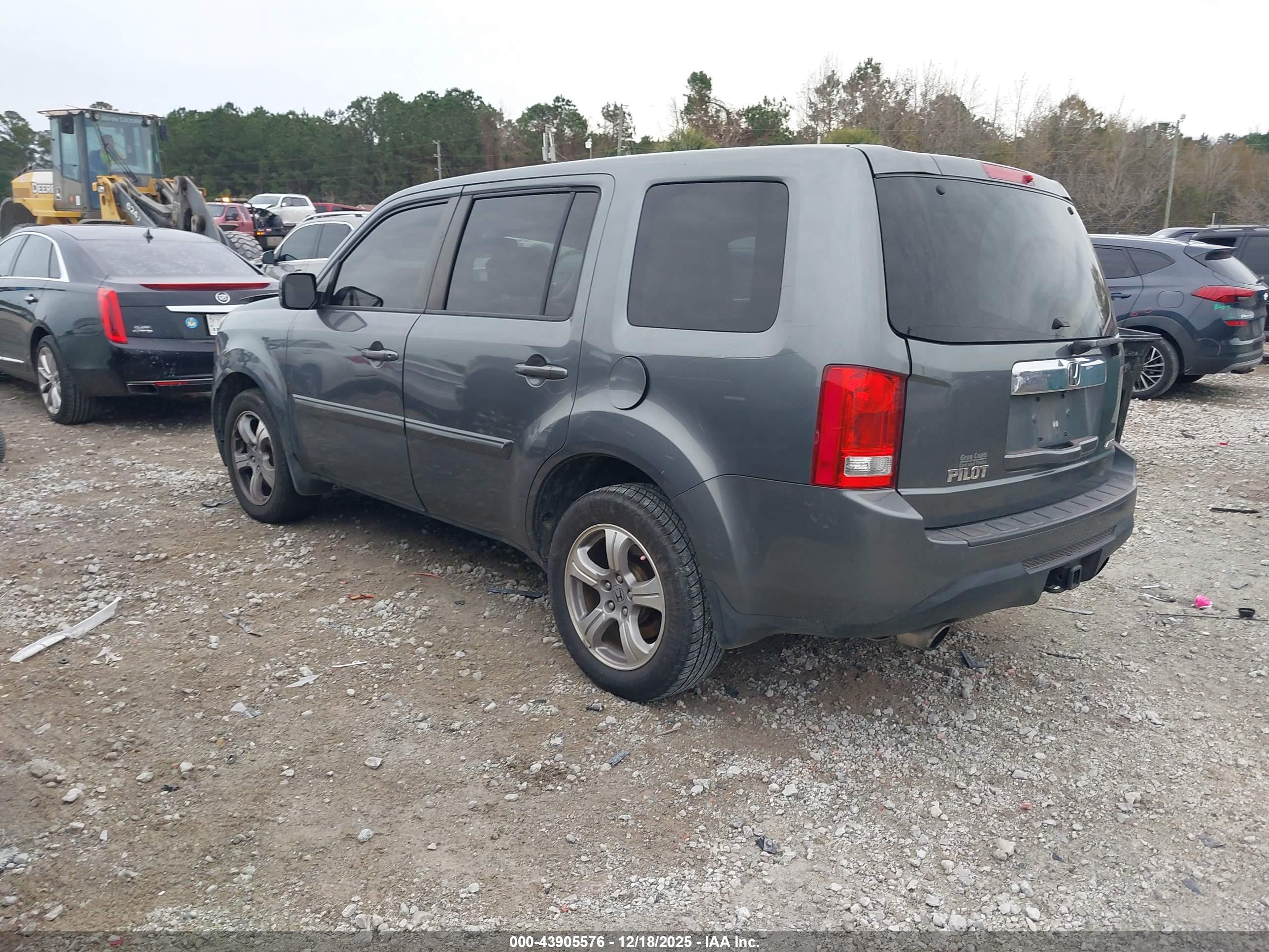 HONDA PILOT image 3