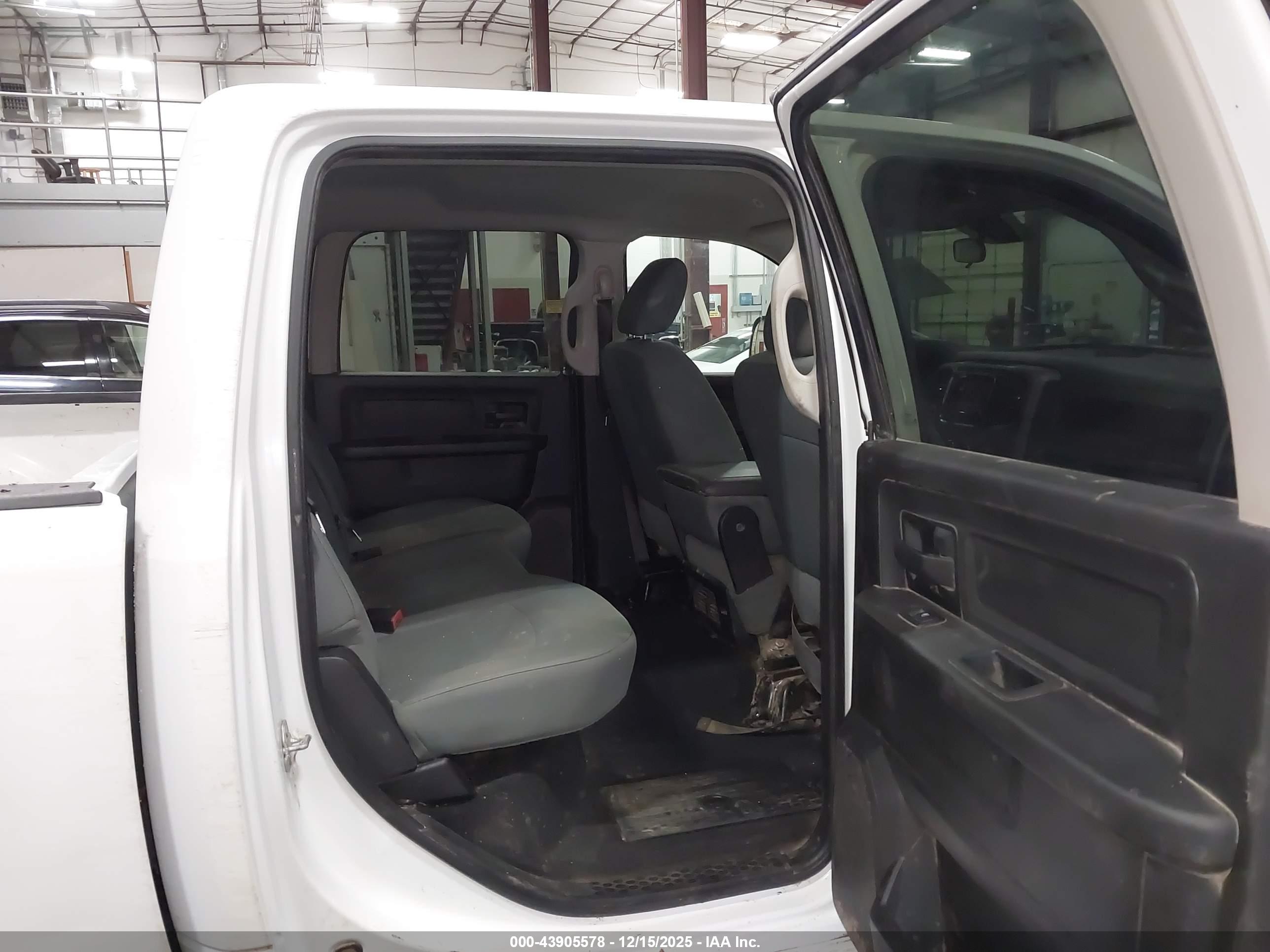 RAM 2500 image 8
