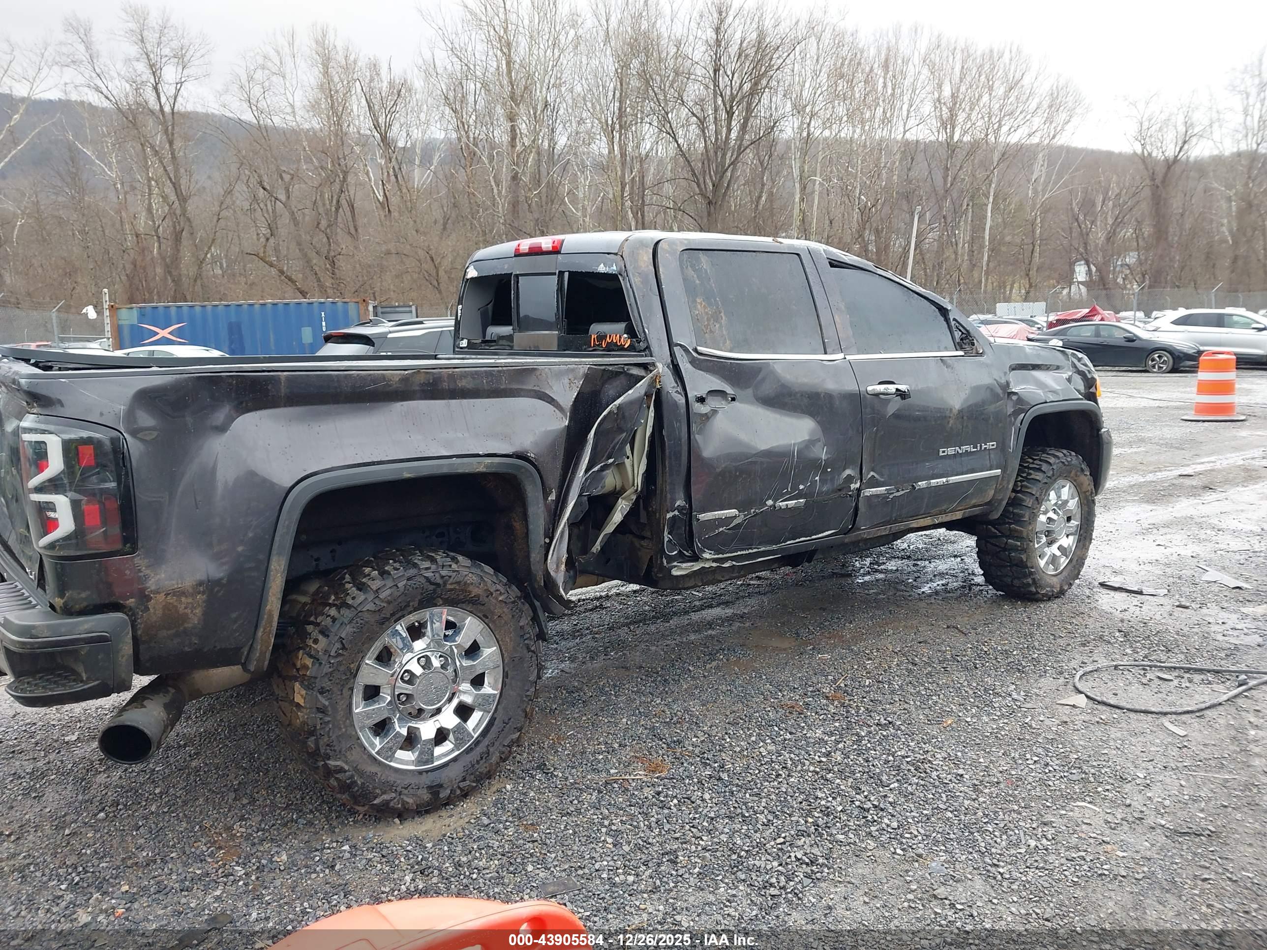 GMC SIERRA image 4
