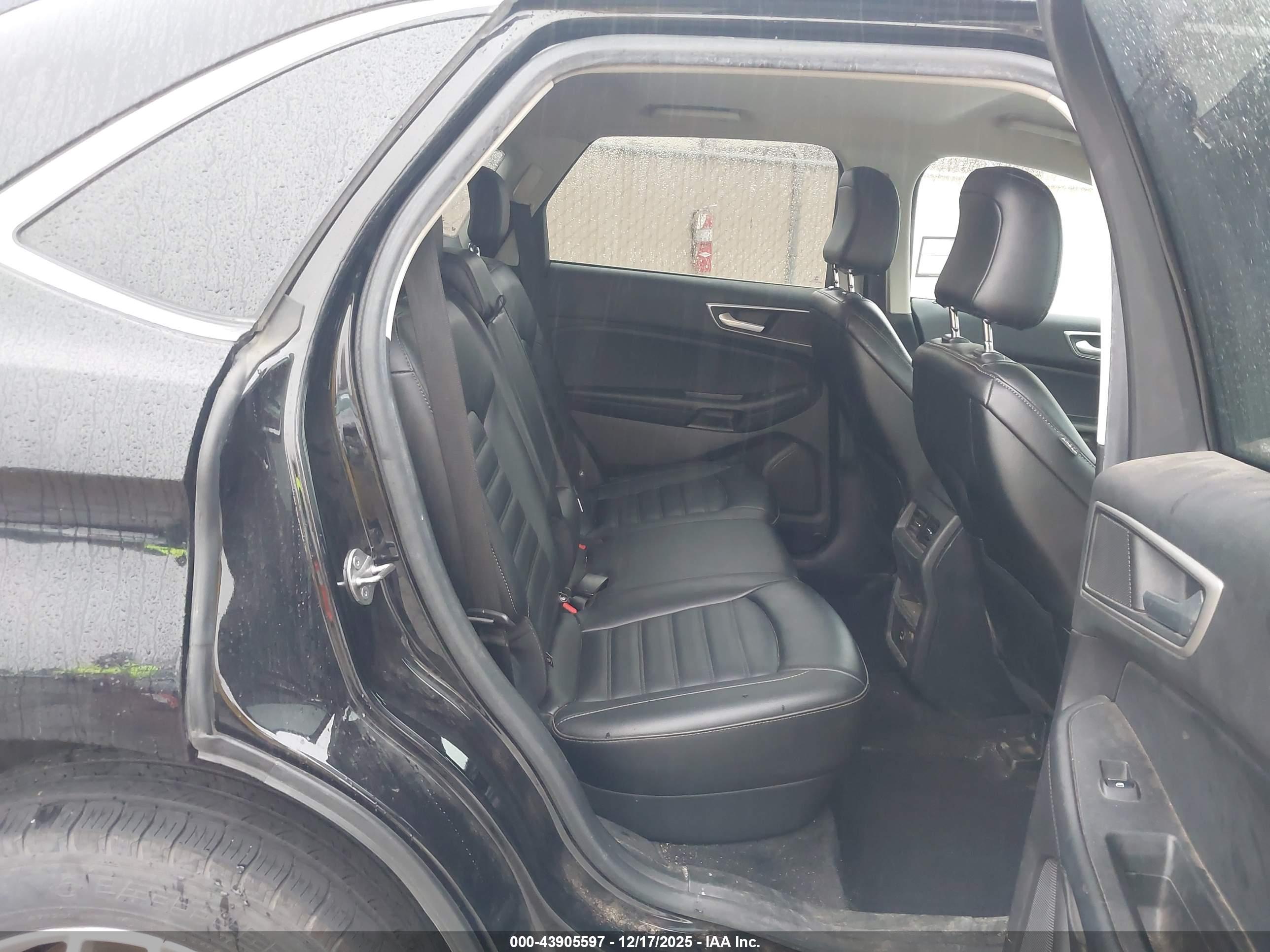 FORD EDGE image 8