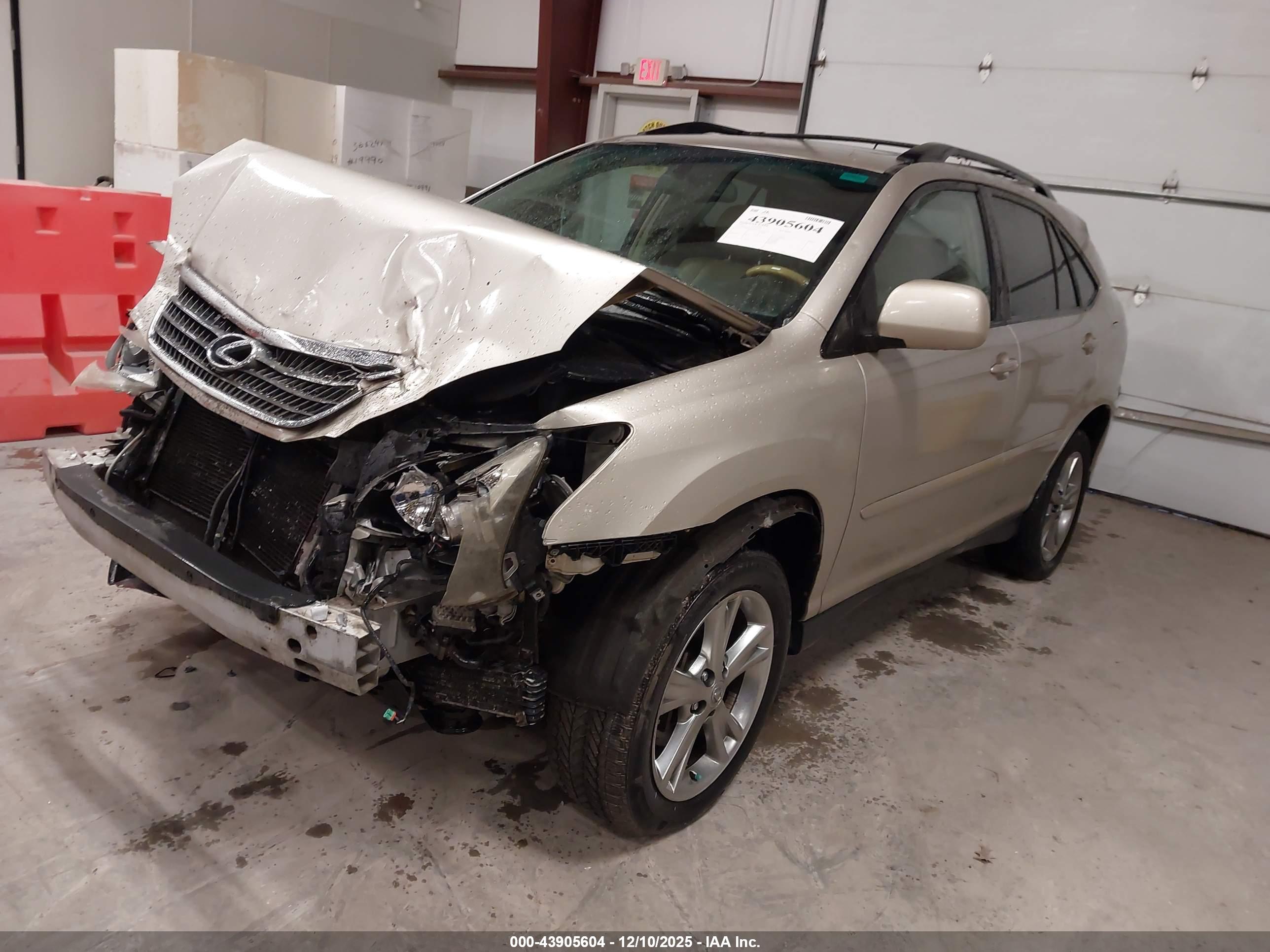 LEXUS RX image 2