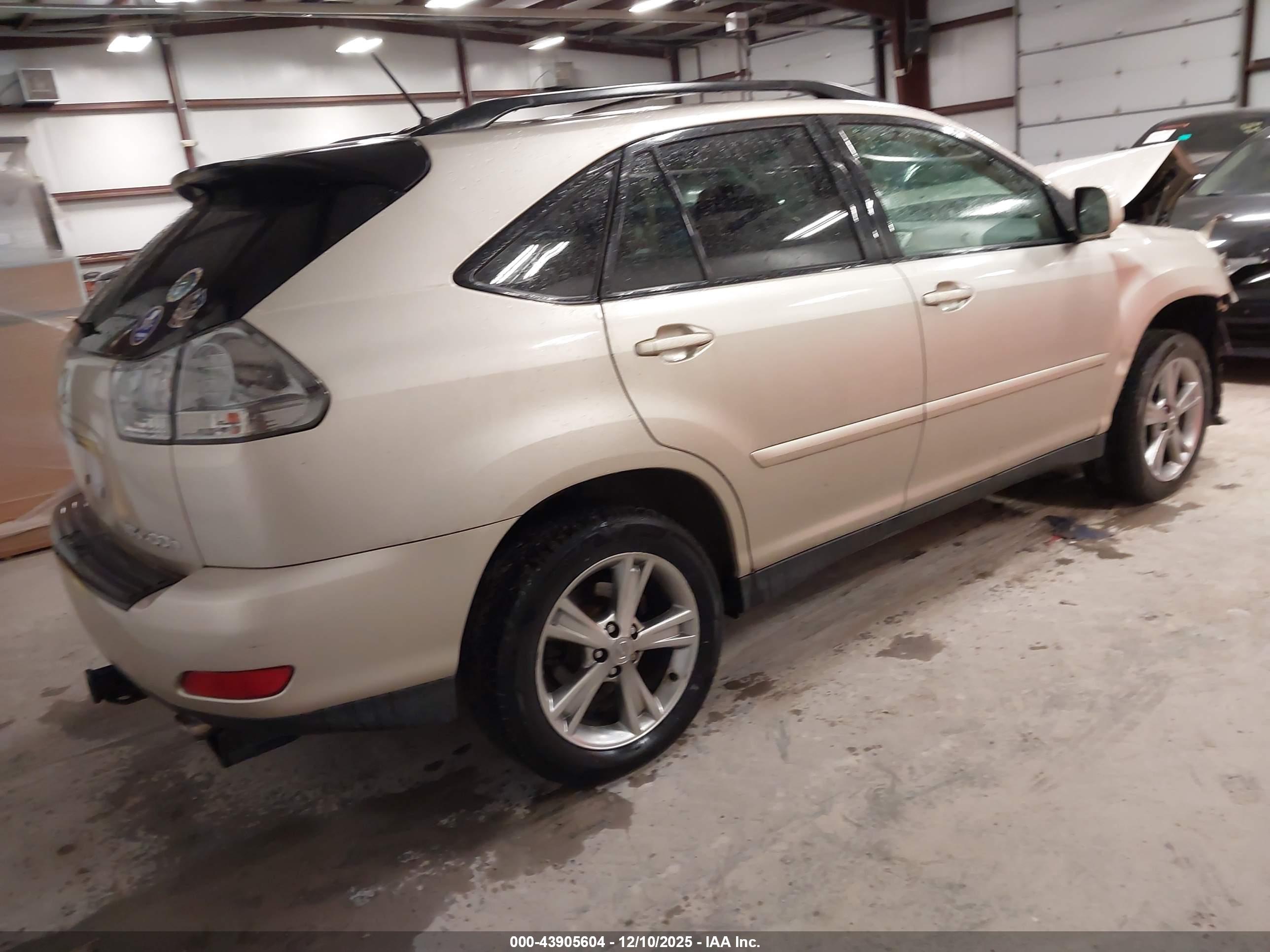 LEXUS RX image 4