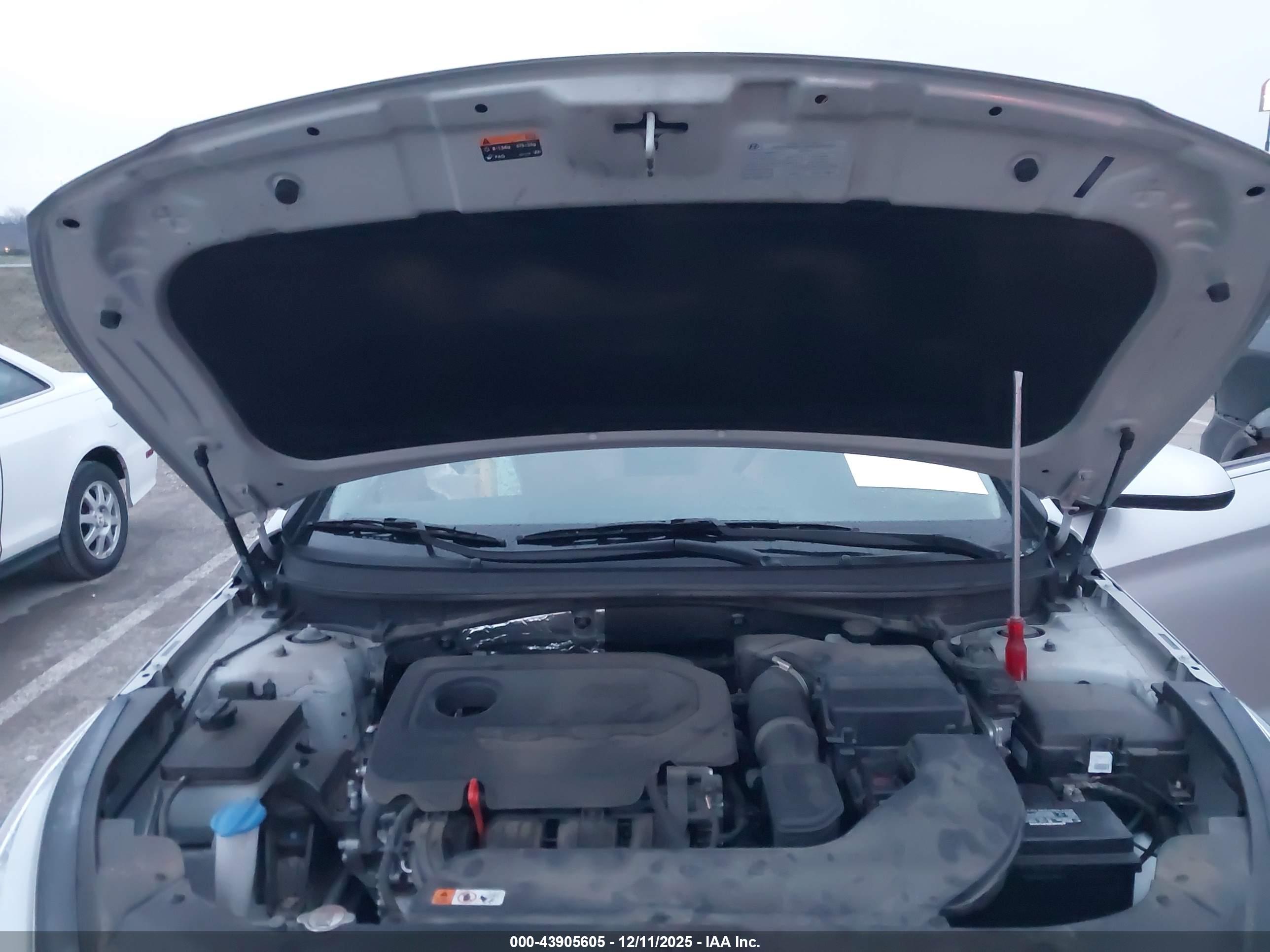 HYUNDAI SONATA image 10