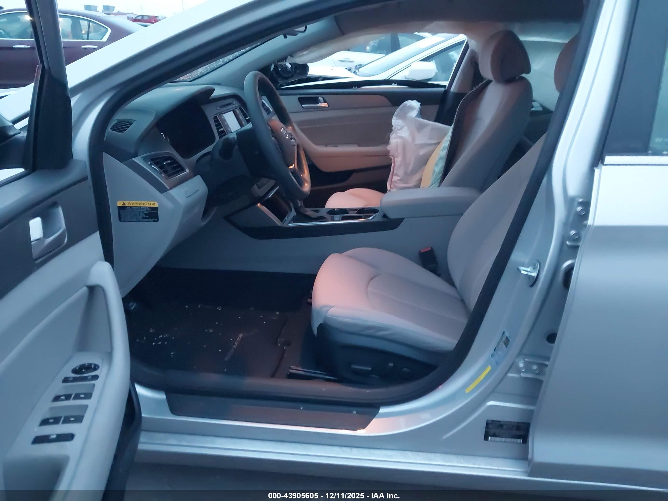 HYUNDAI SONATA image 5