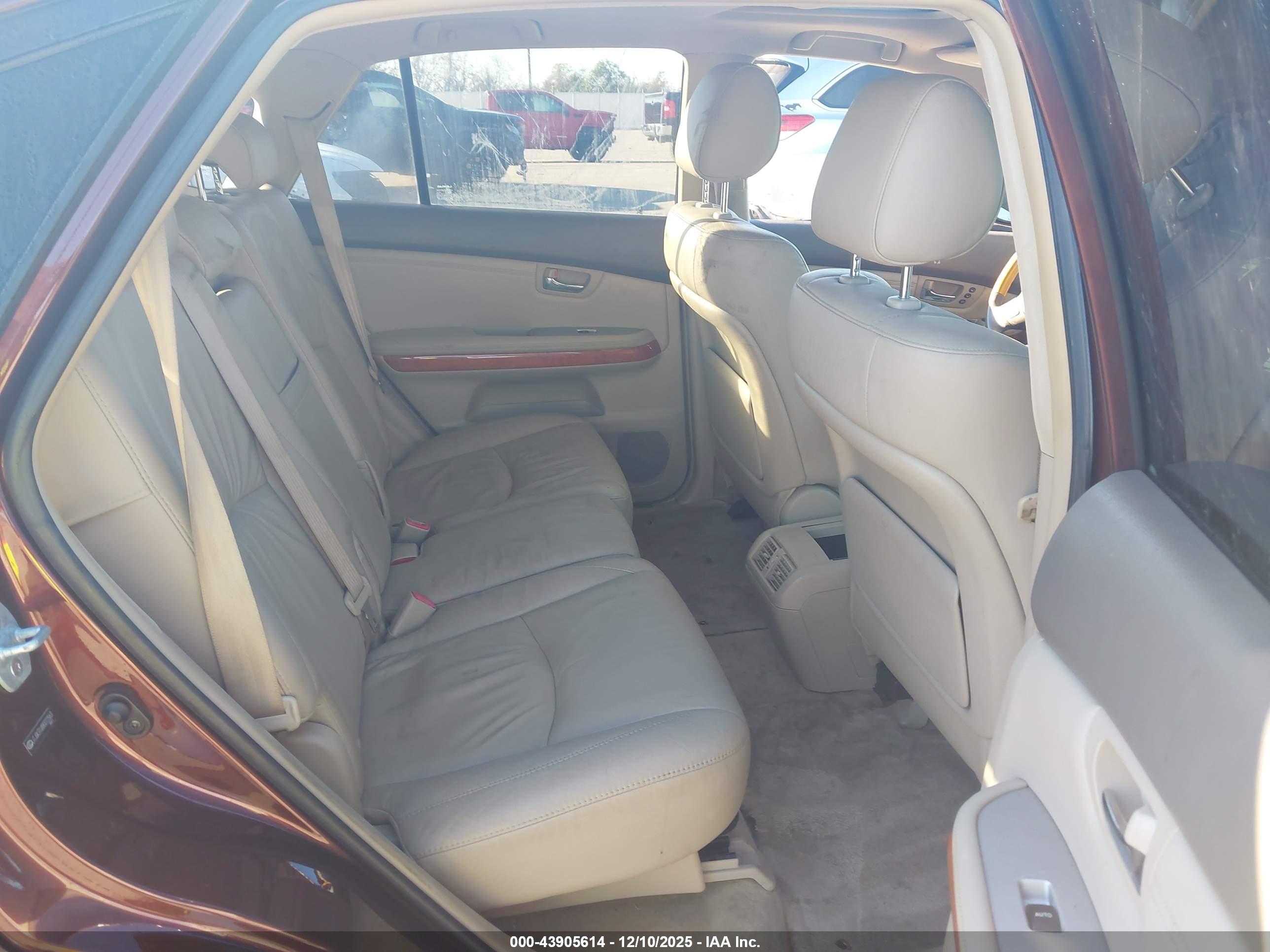 LEXUS RX image 8