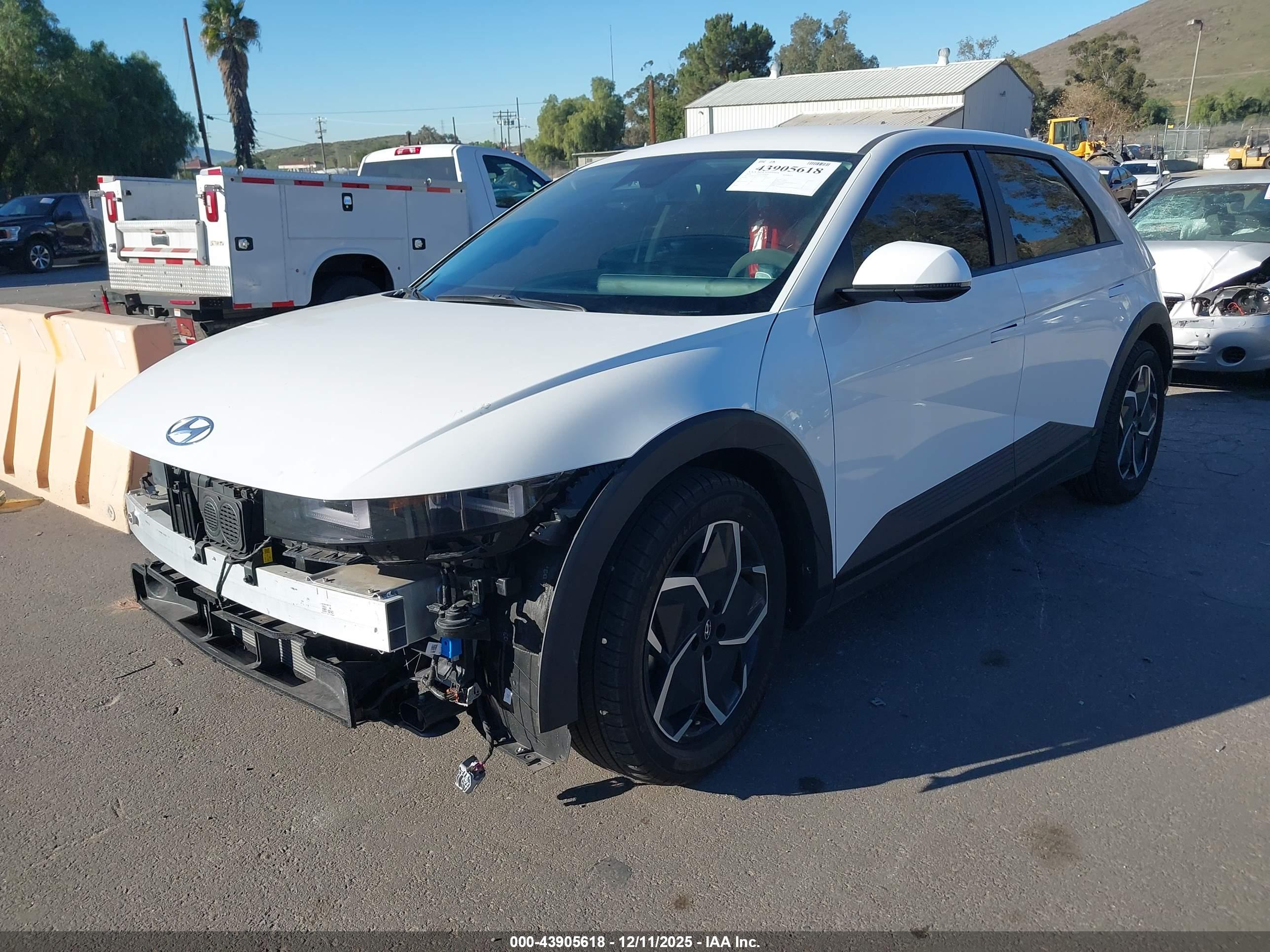 HYUNDAI IONIQ image 2