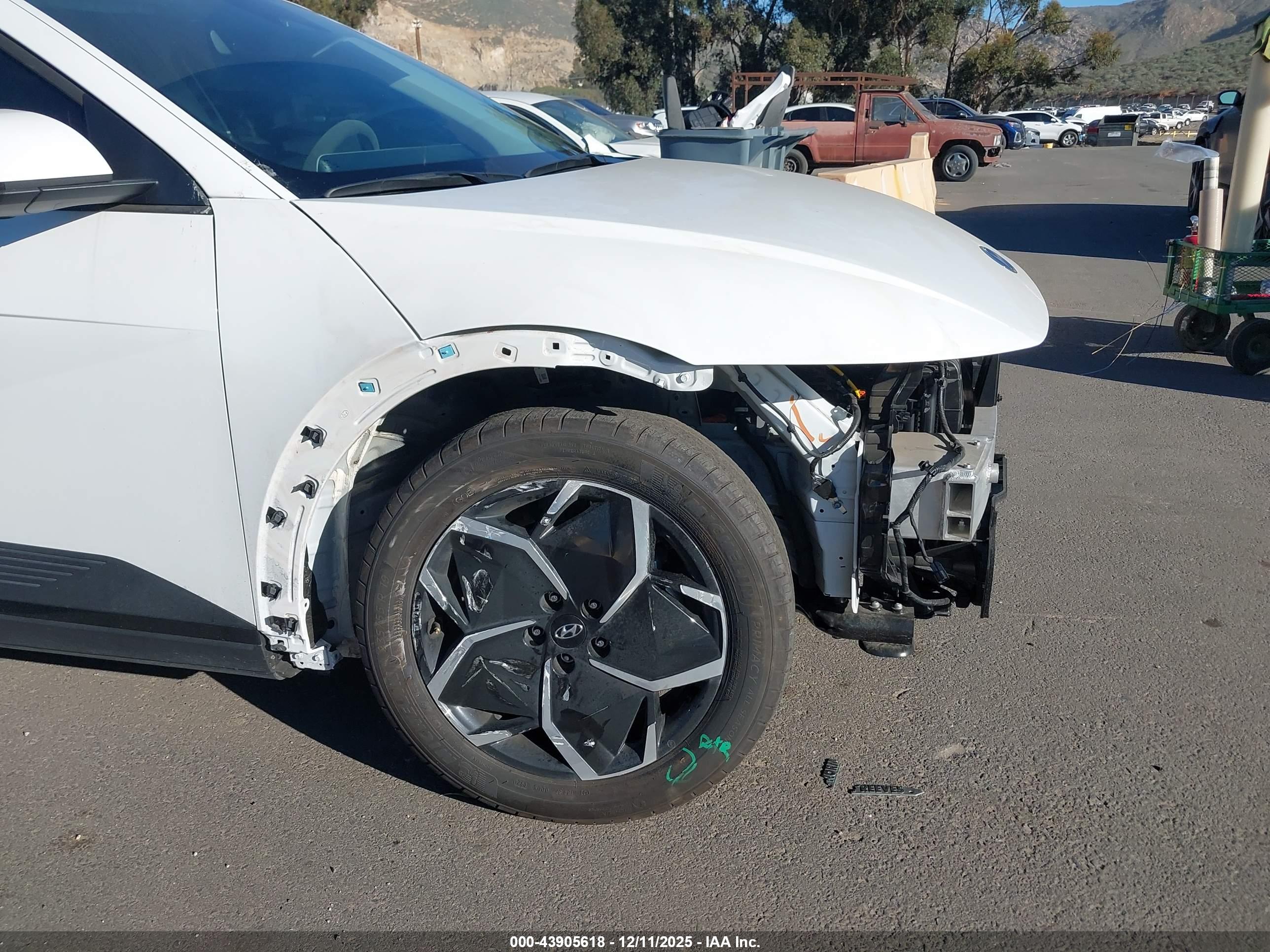 HYUNDAI IONIQ image 6