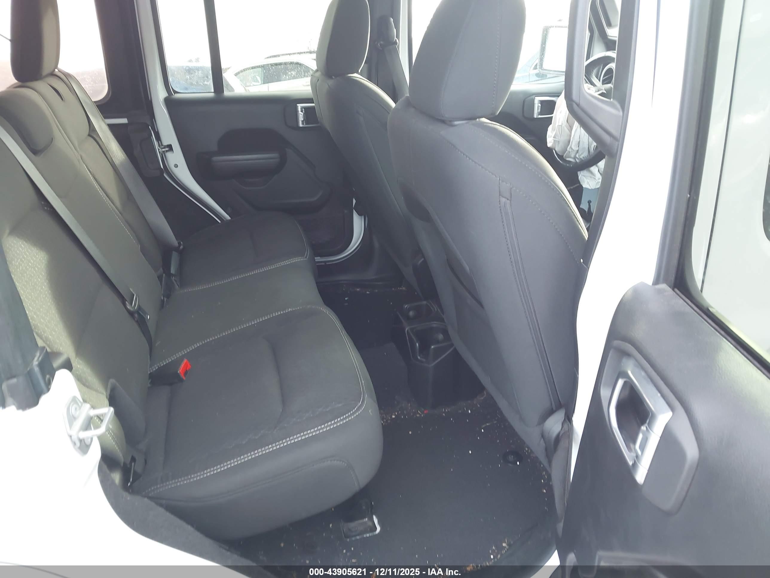 JEEP WRANGLER image 8