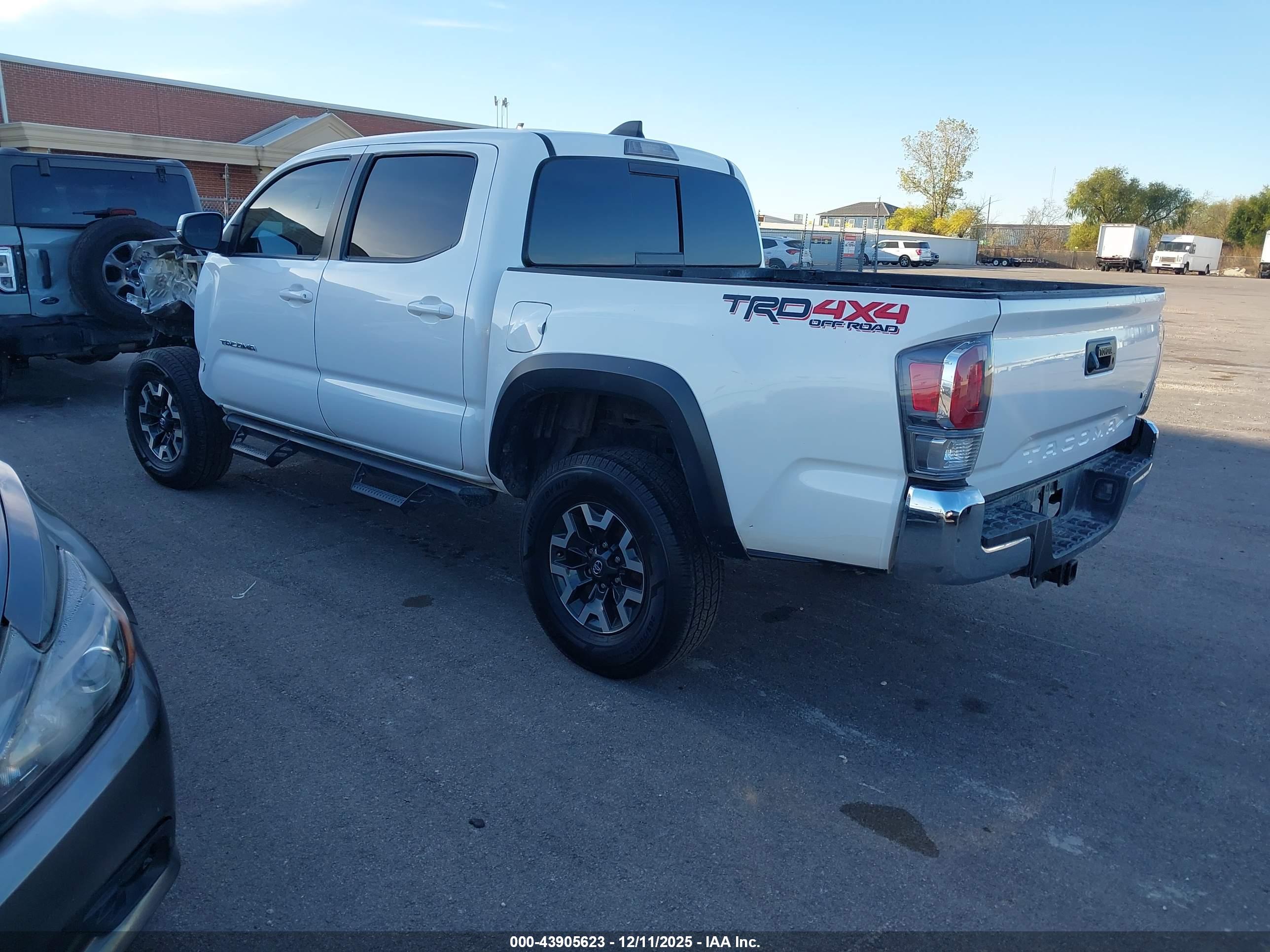 TOYOTA TACOMA image 3