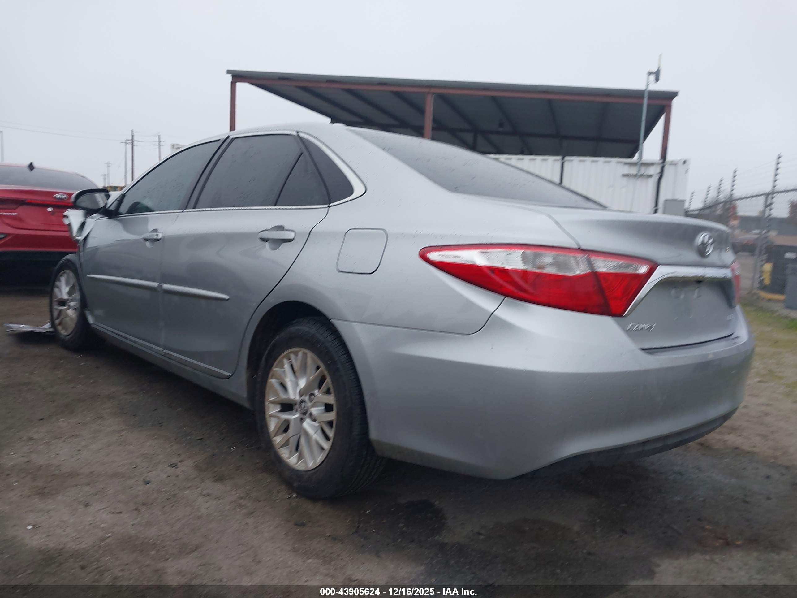 TOYOTA CAMRY image 3