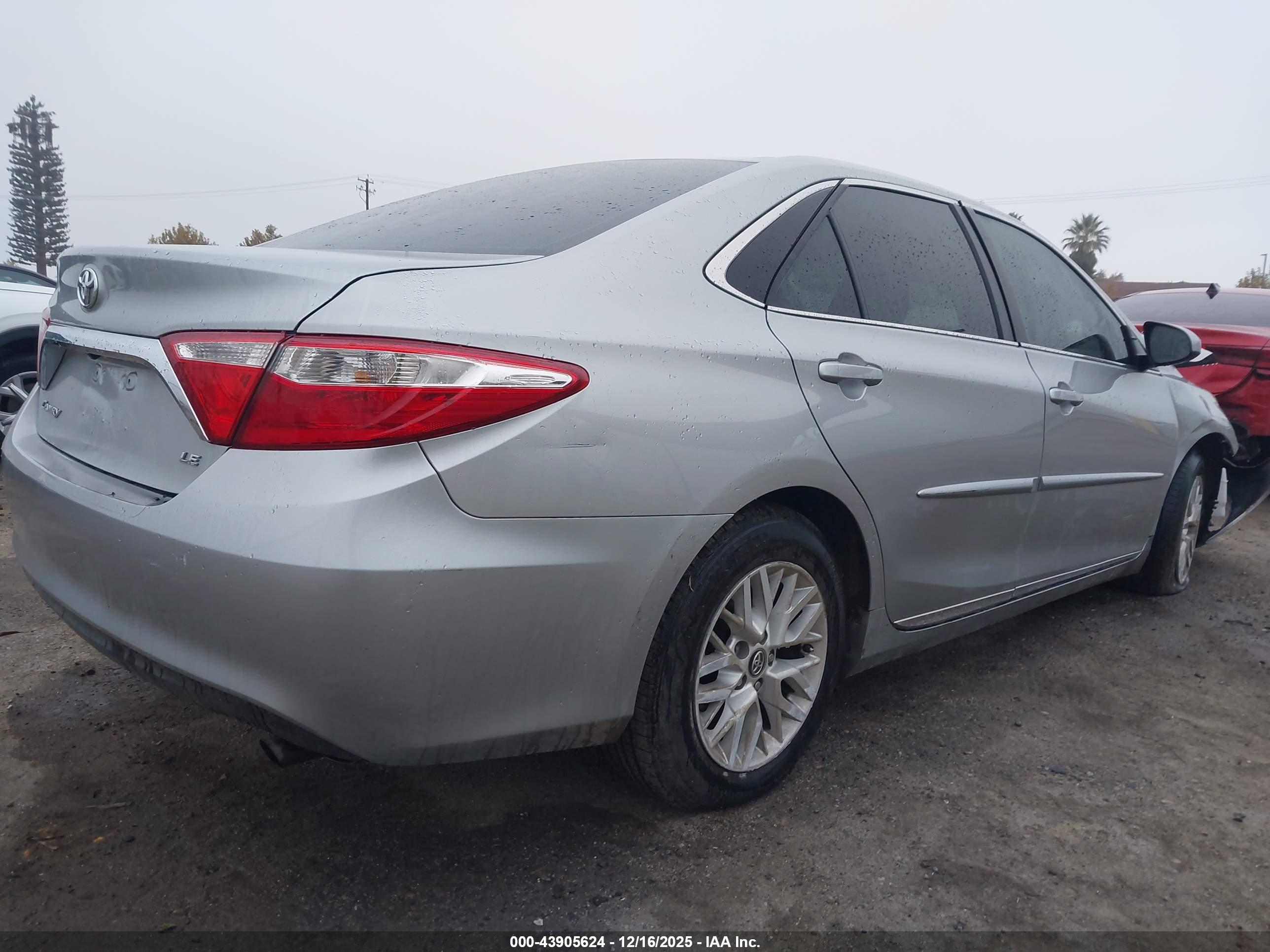 TOYOTA CAMRY image 4
