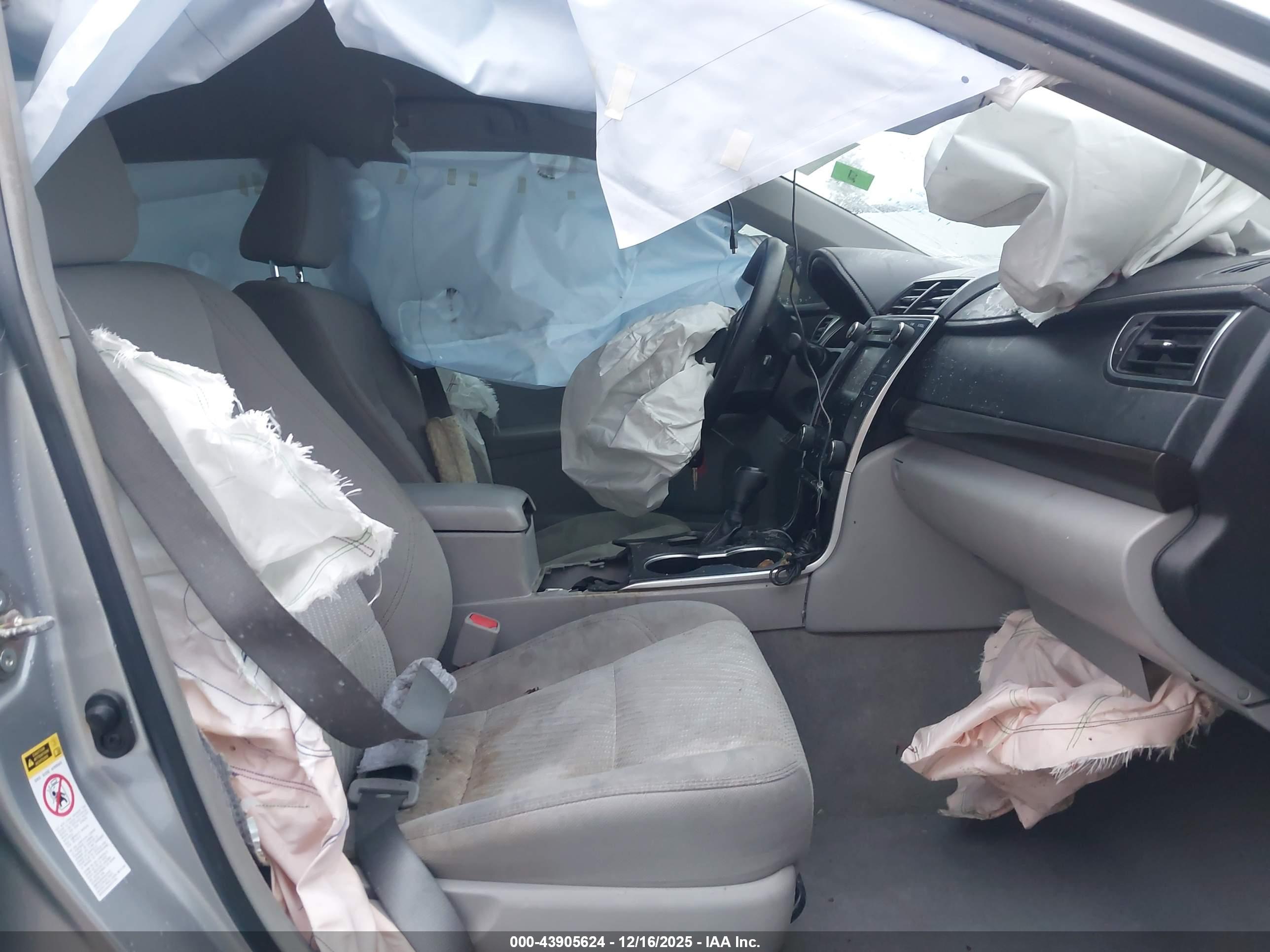 TOYOTA CAMRY image 5