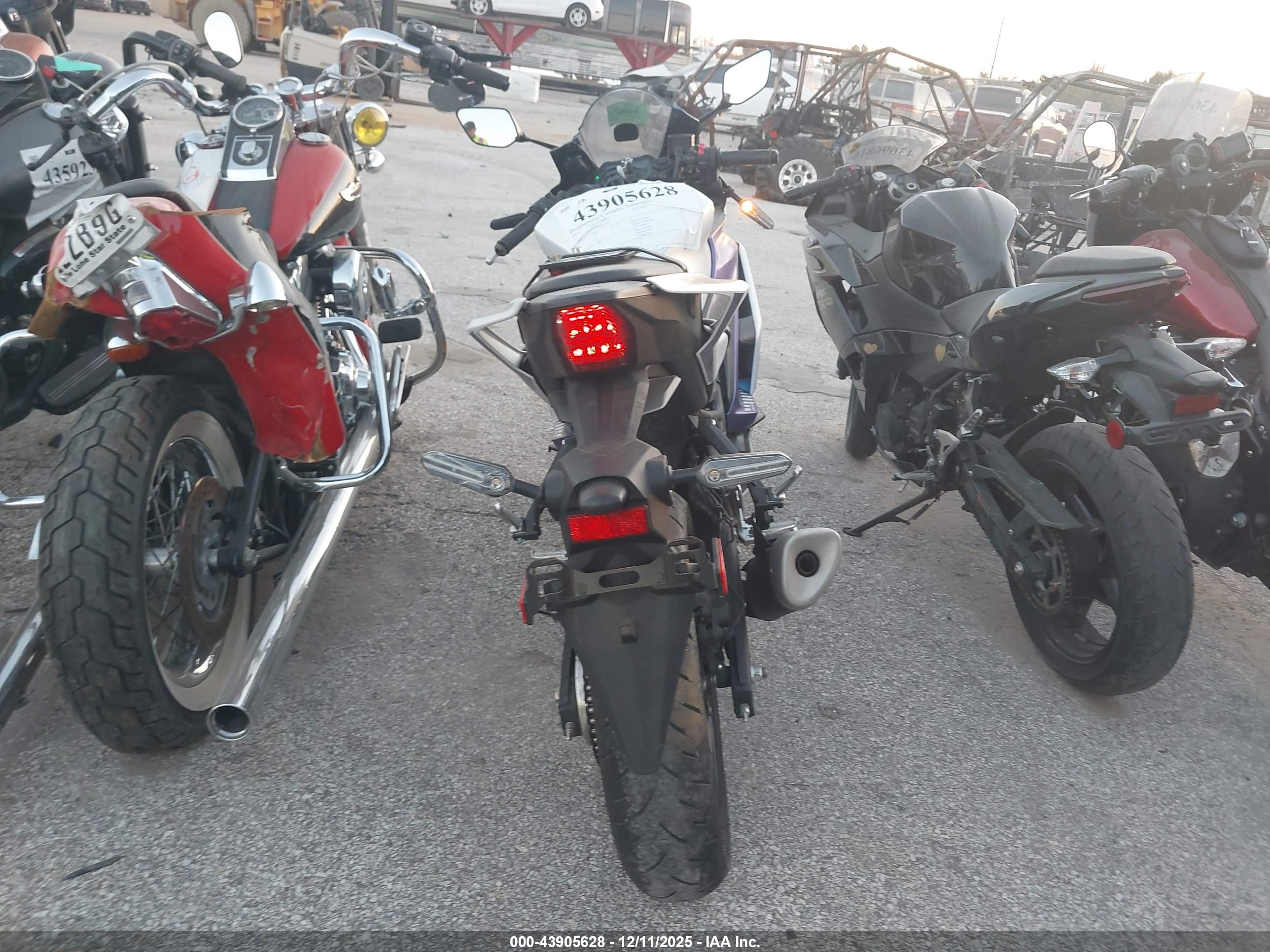 YAMAHA YFZ320 image 6